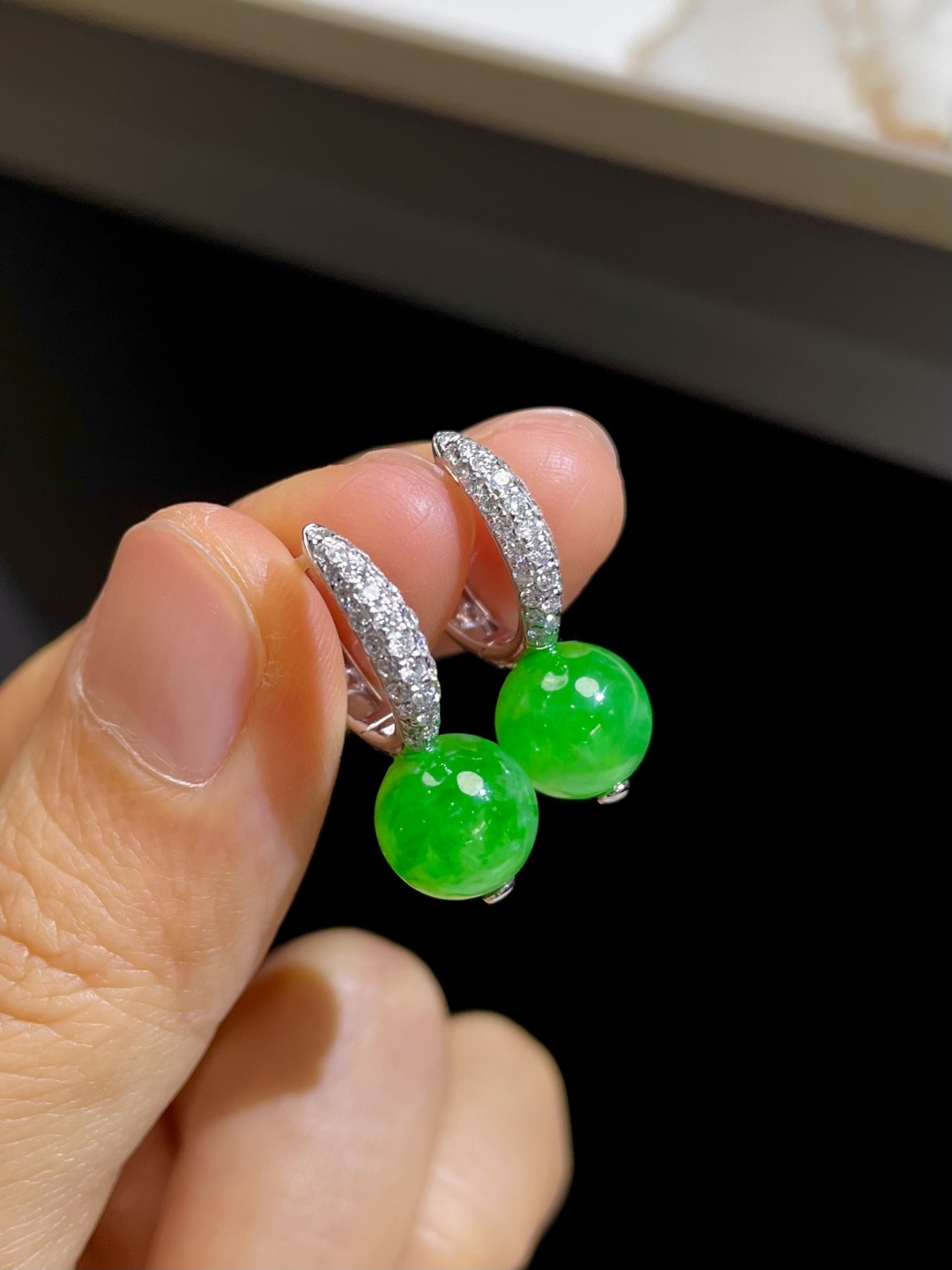 高冰种正阳绿珠珠耳坠直径：8.6mm总长：22mm
