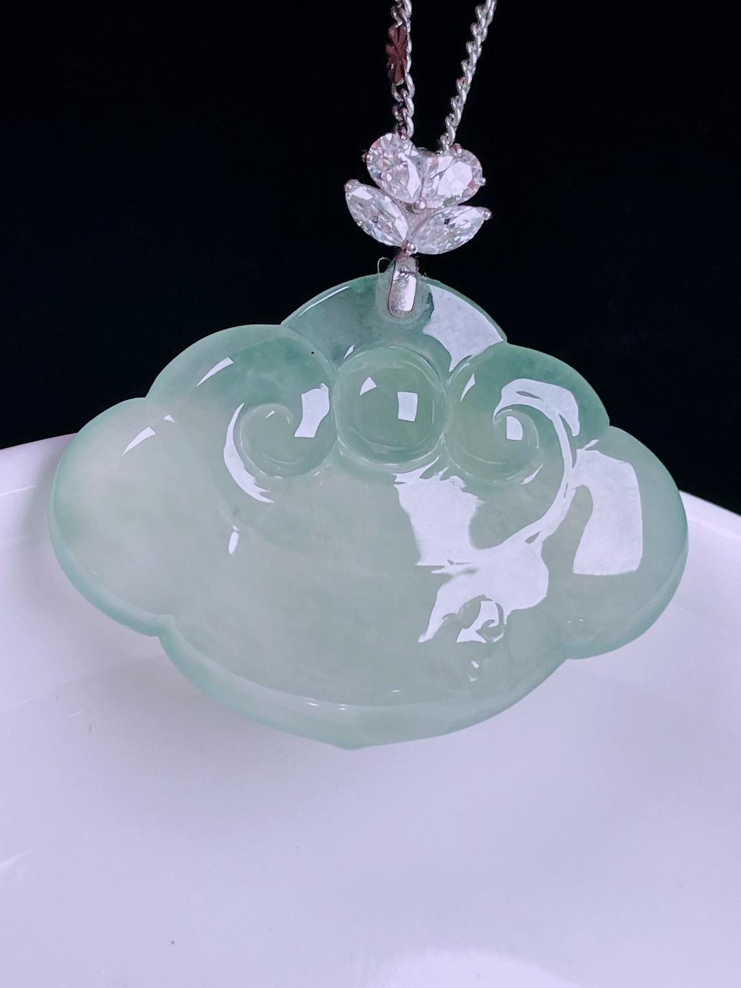 冰种如意，老种起光，细底通透，尺寸：30.3裸石23.5/32.5/5.6mm0622