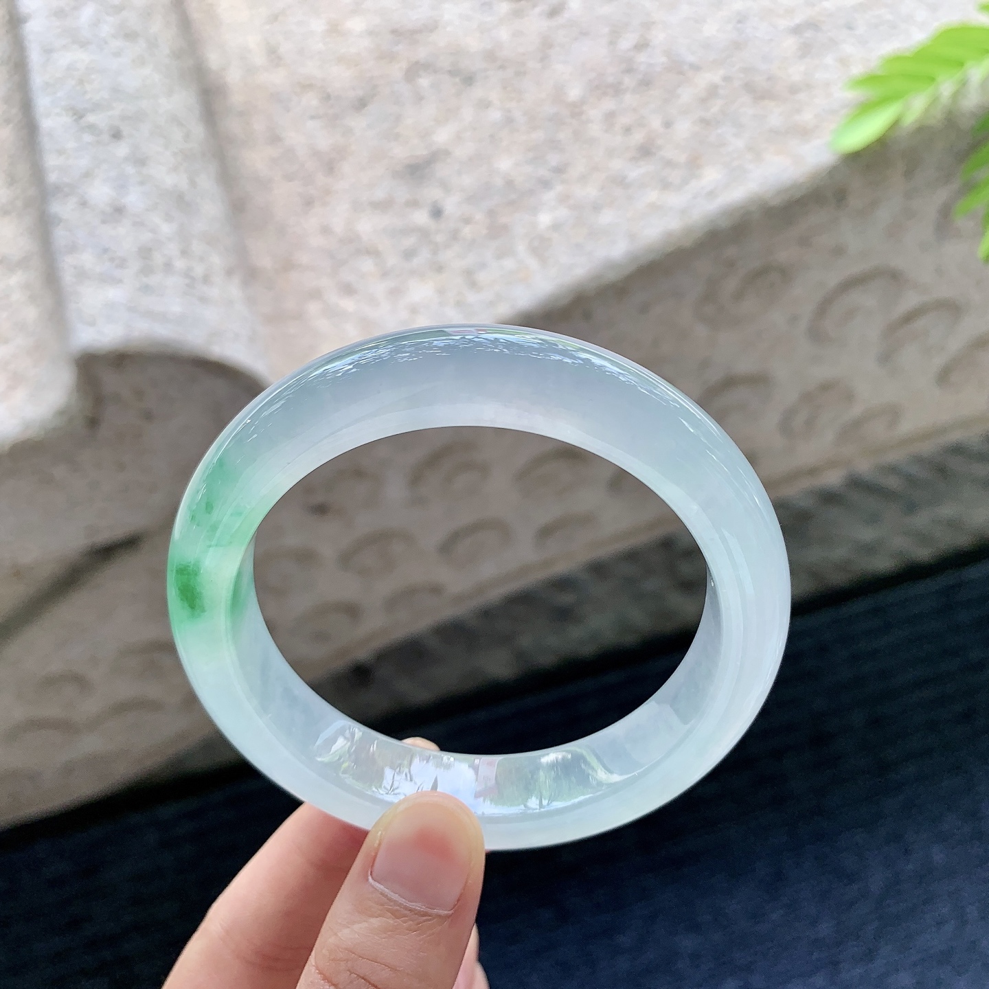 正圈 冰种飘绿花，清透，水润，种老，细腻，打灯有絮线