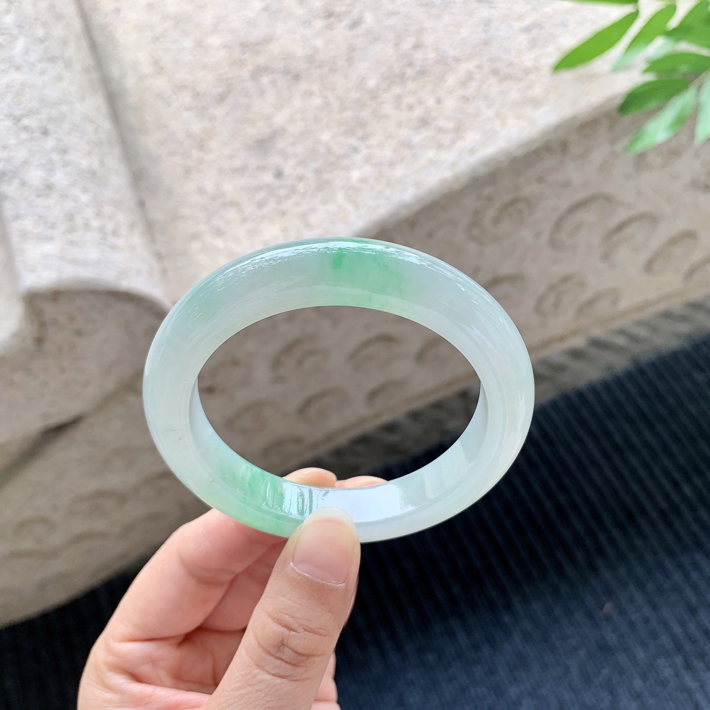 正圈53 54【编码】AF062087细糯飘绿，水润，种老，细腻，打灯有棉纹