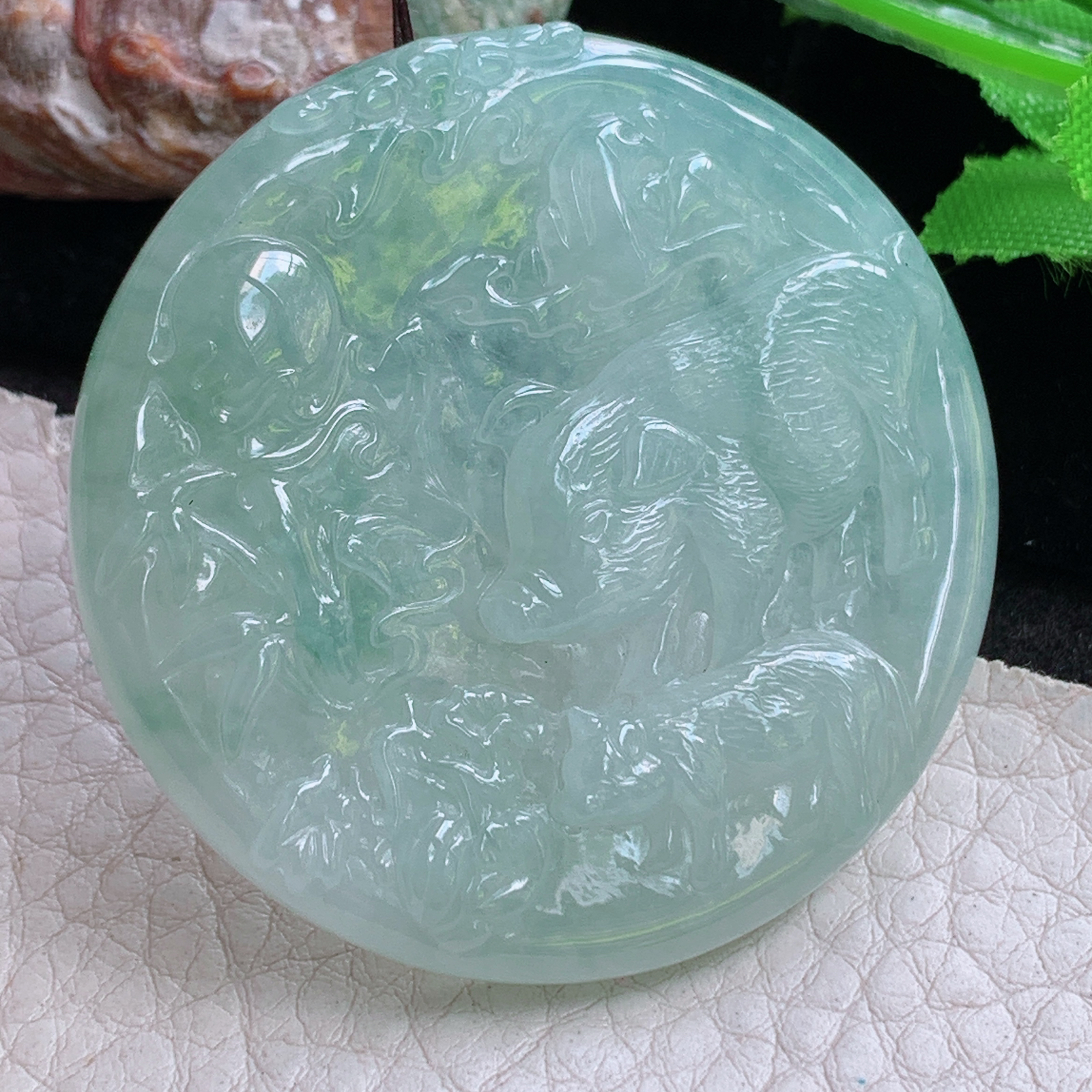 ktj实拍46.6*6缅甸翡翠a货精雕冰晴招财猪 生肖猪玉吊坠 玉挂件