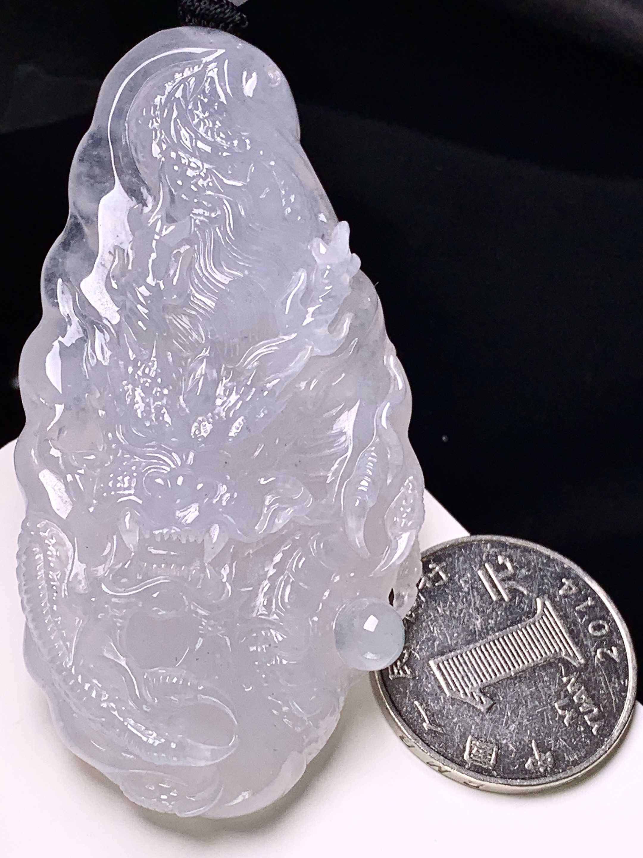 冰种龙牌吊坠 玉质细腻 色泽艳丽清新 整体尺寸96.2*36*11.5 L1