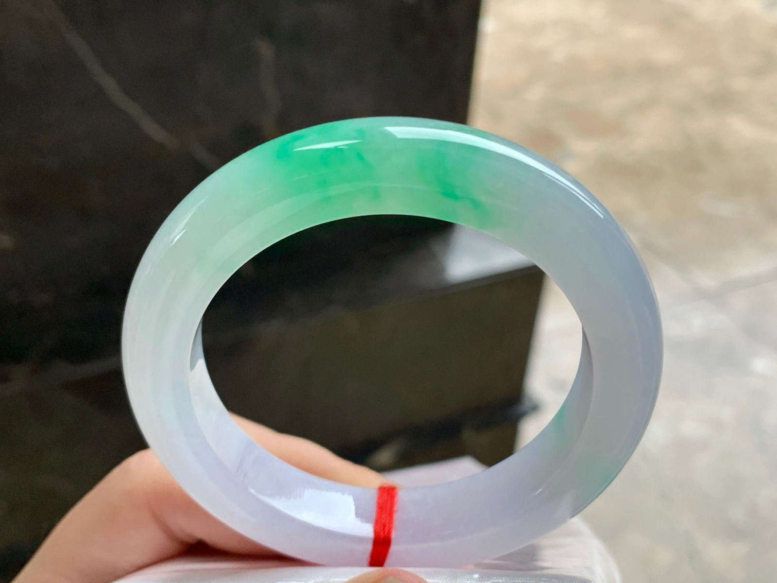 55.5-12.3-10.2
阳绿色手镯^_^色阳 细腻
