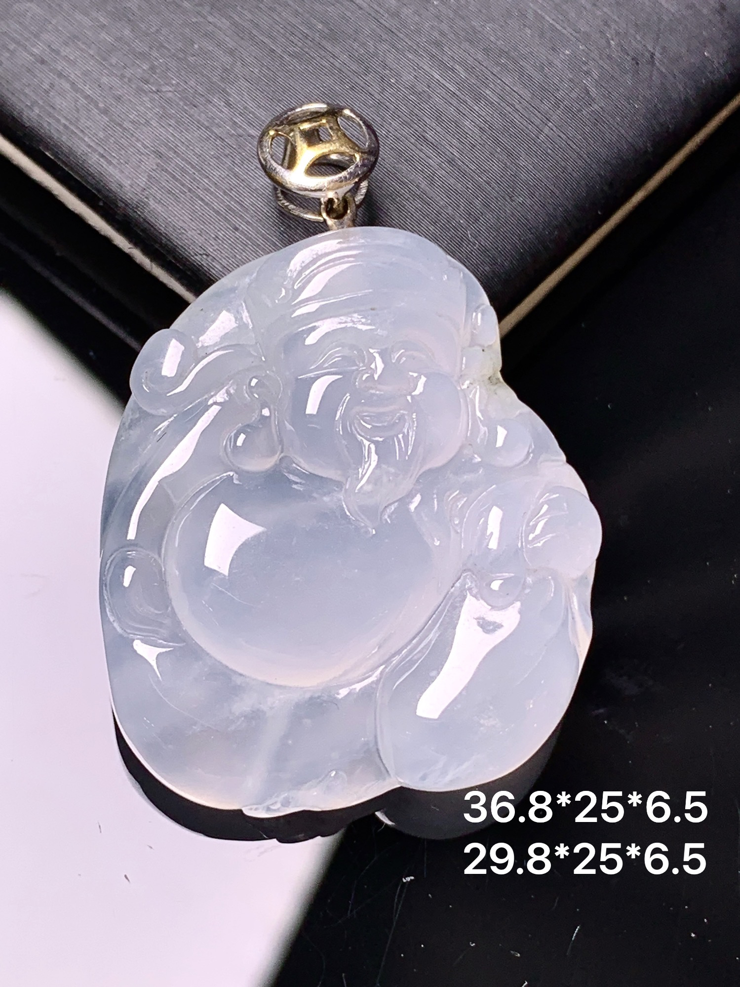 18k金镶嵌冰种佛公吊坠 玉质细腻 色泽艳丽清新 整体尺寸36.8*25*6.5 f4