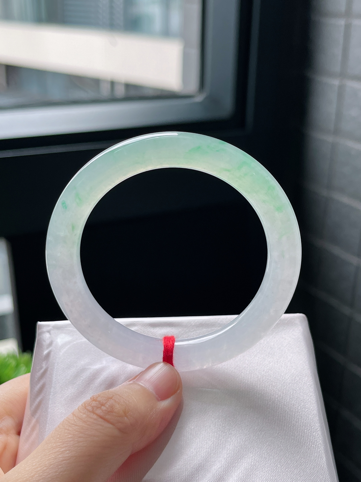 圈口50.2，冰飘花翡翠美人条手镯