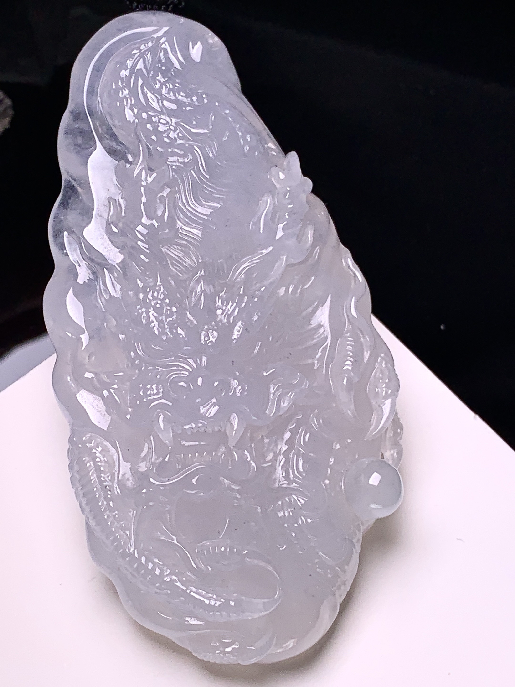 冰种龙牌吊坠 玉质细腻 色泽艳丽清新 整体尺寸96.2*36*11.5 L1