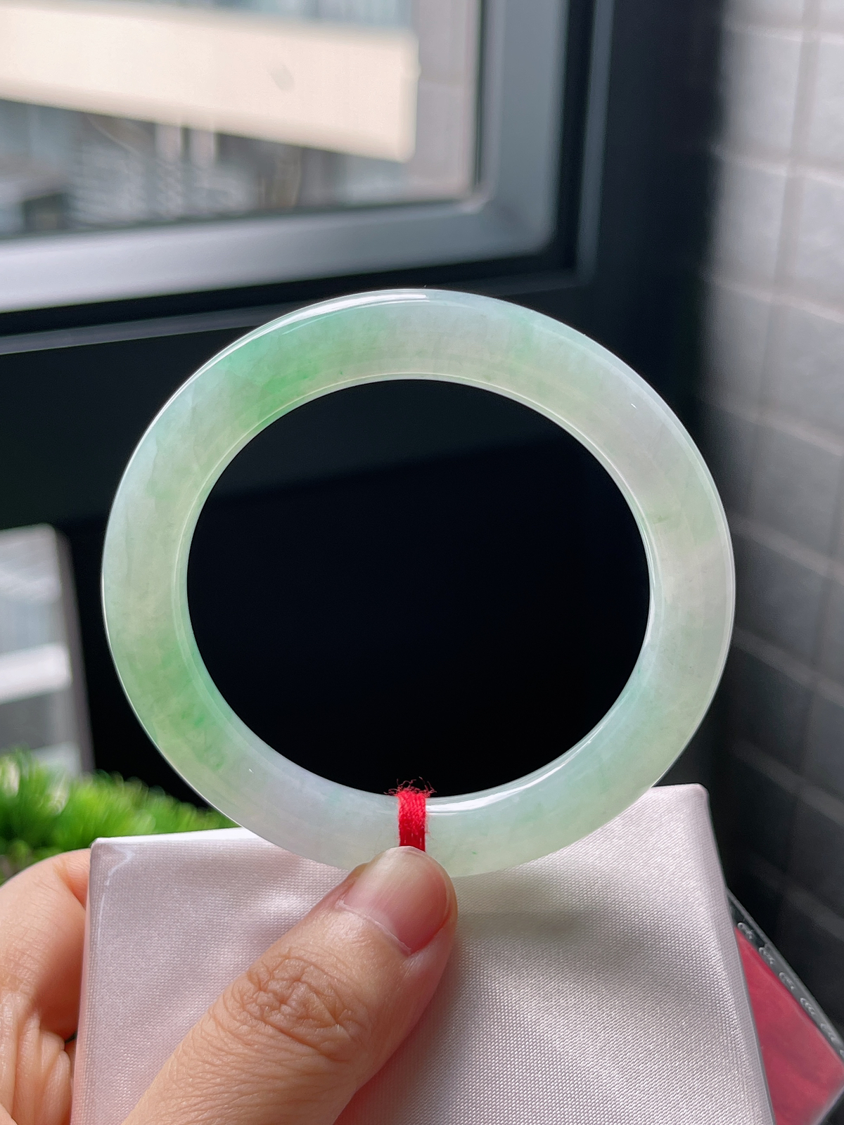 圈口51.5，冰糯飘花翡翠圆条手镯