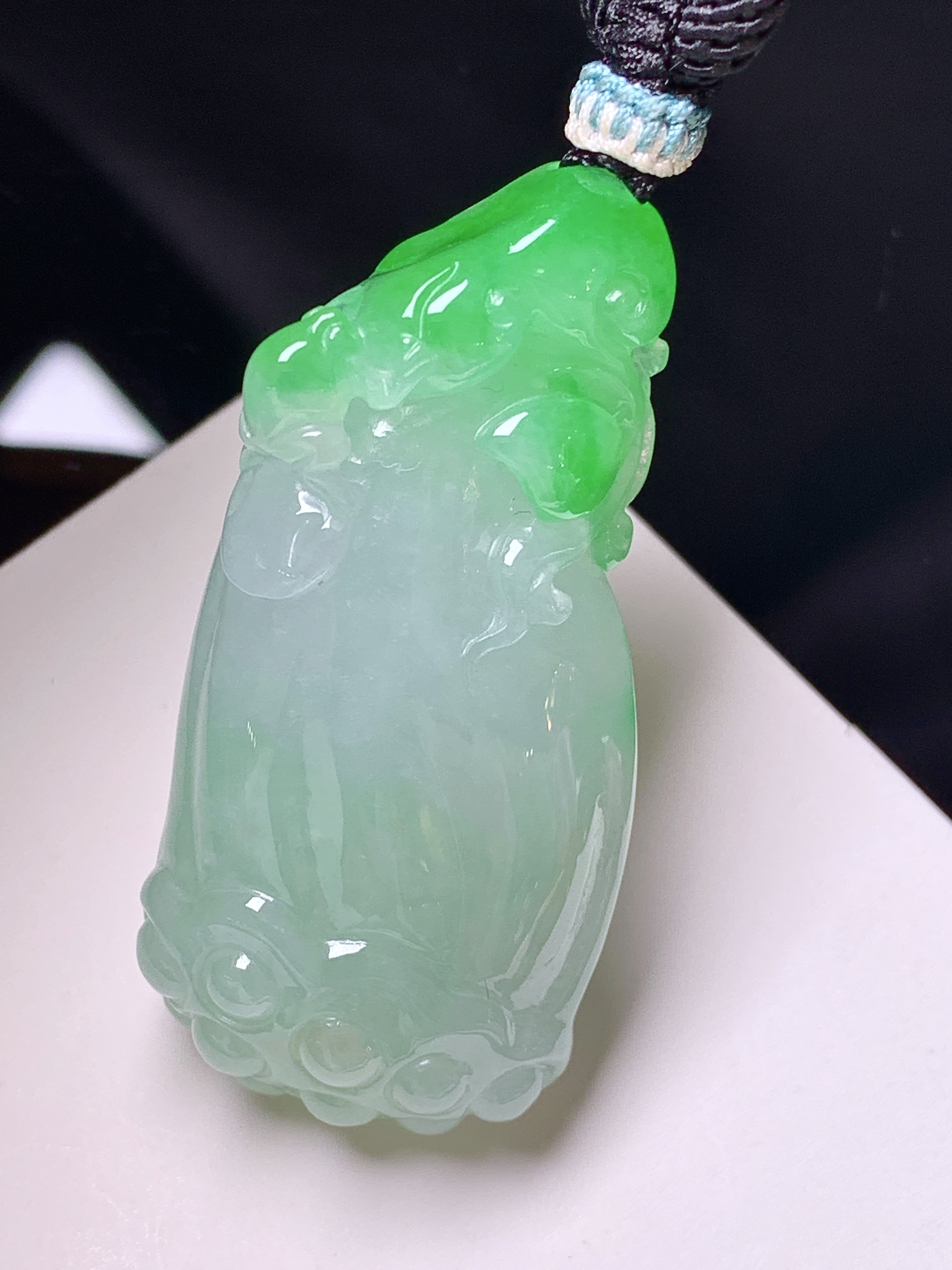 飘绿莲蓬吊坠 玉质细腻 色泽艳丽清新 整体尺寸44*21.3*10 a5