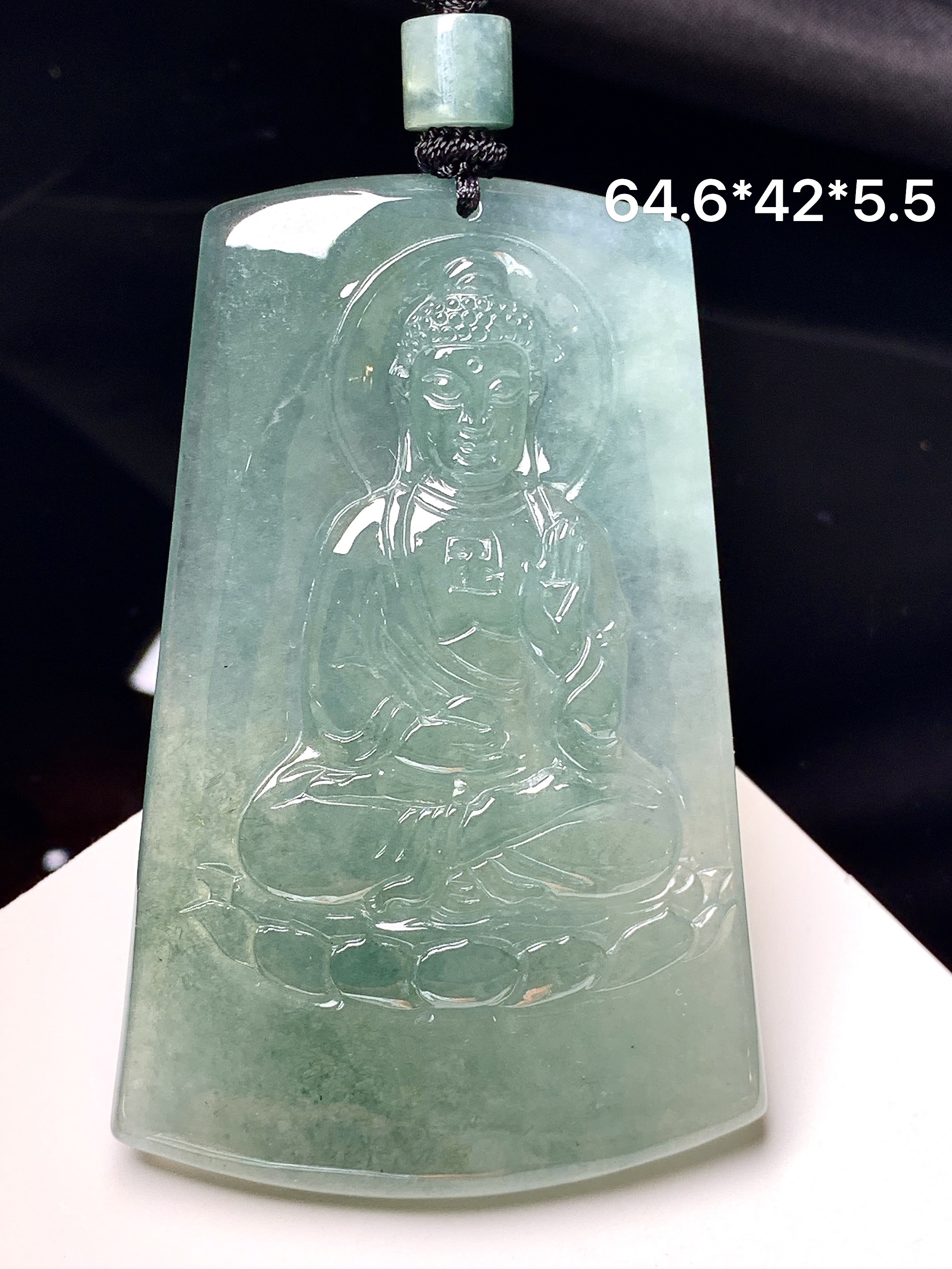 冰晴绿观音菩萨吊坠 玉质细腻 色泽艳丽清新 整体尺寸64.6*42*5.5 L1
