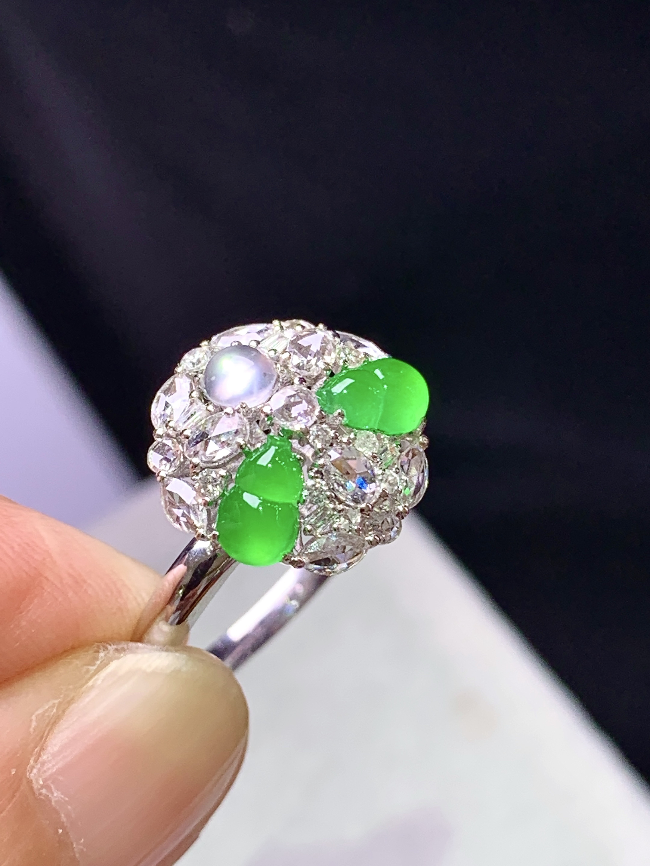 18k金钻镶嵌冰阳绿葫芦组合冰葫芦戒指 玉质细腻 色泽艳丽清新 圈口14 整体尺寸12.6*8 m3