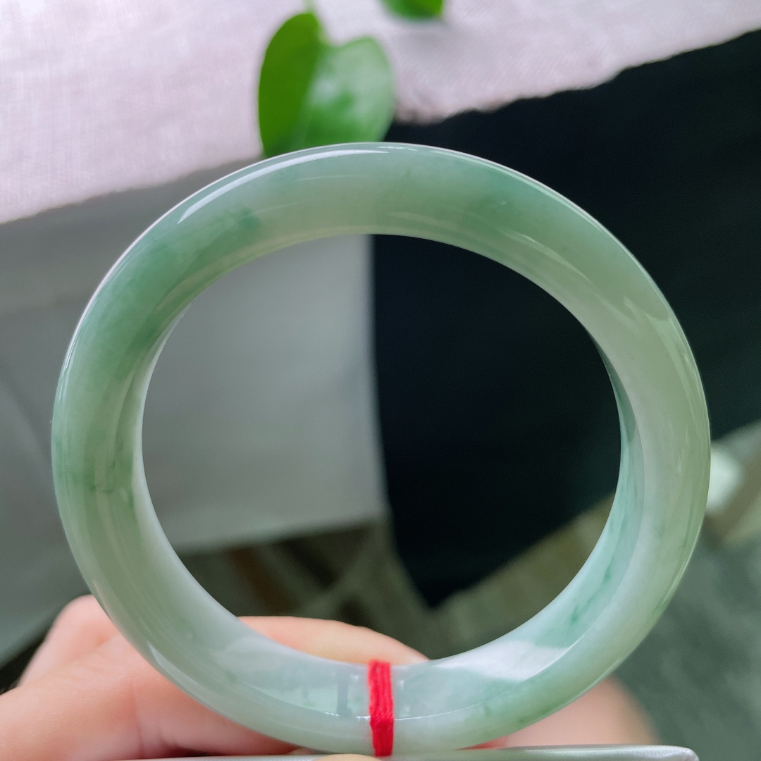 55.7/10.8/8.4，飘花正圈，细腻温润，缕缕飘花随性蔓延，灵气十足，ss54203a