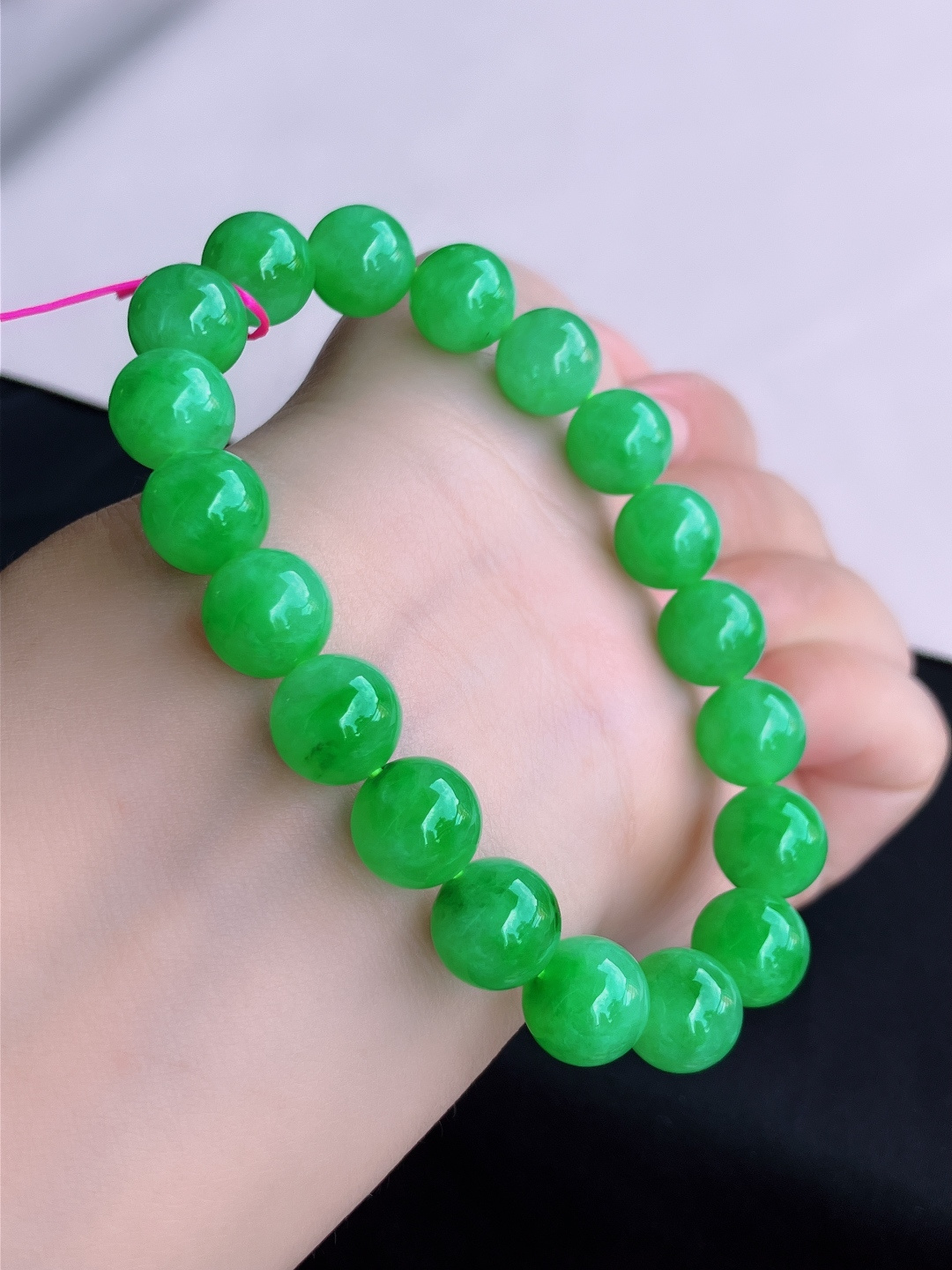 翠绿手串，色美清爽，尺寸11/自然光实拍
