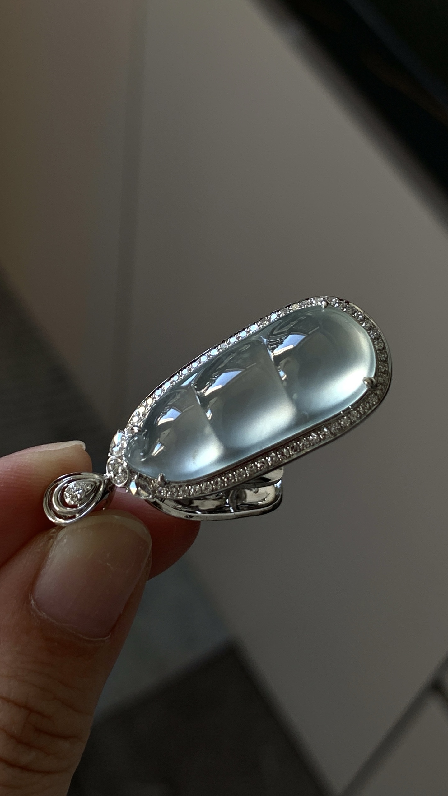 ️【18k金镶嵌福豆吊坠】冰润水透，种老细腻起荧尺寸：成品：38.1*14.5*8.8，裸石：26.7*11.2*4.4,c22622