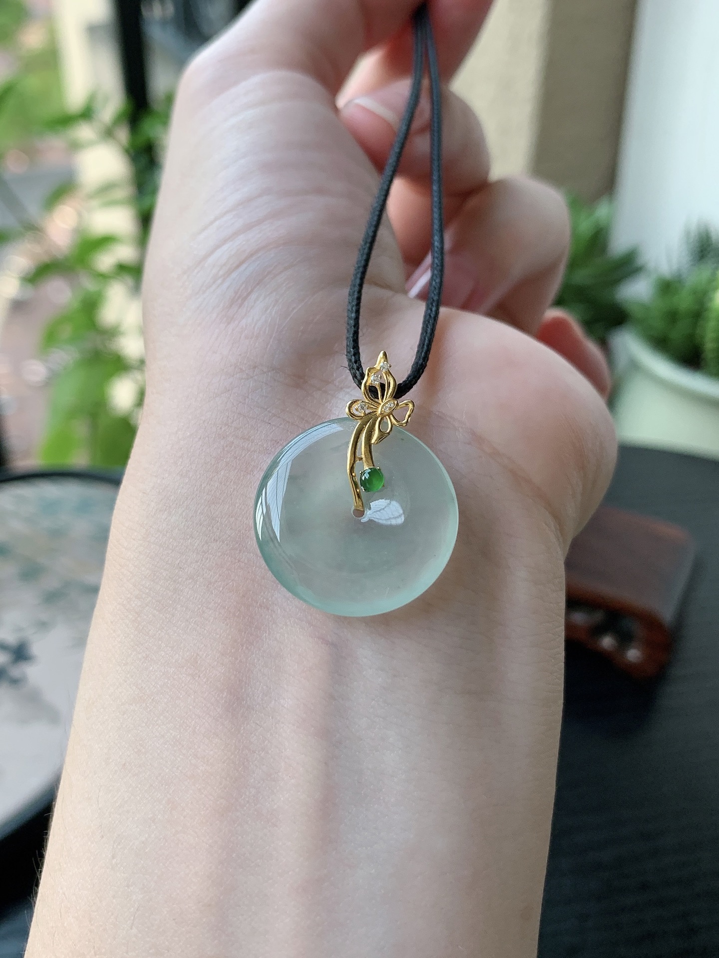 18k金镶嵌老坑冰种胶感白月光飘花平安扣吊坠 裸石尺寸:21.6-3.8mm