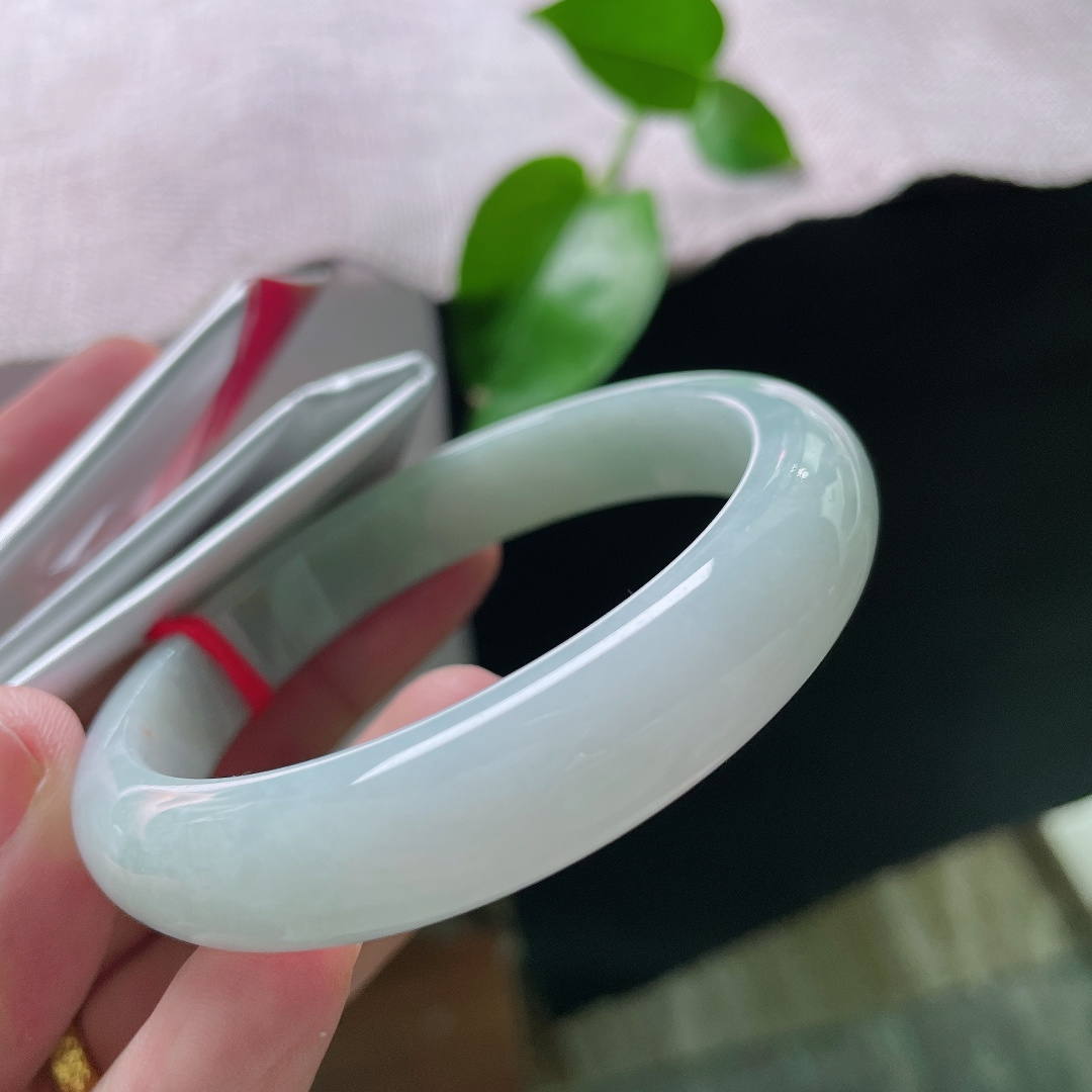 56.2/12.6/7.9蓝底正圈，水润细腻，温婉可人，一点皮纹，洒金，ss54100a