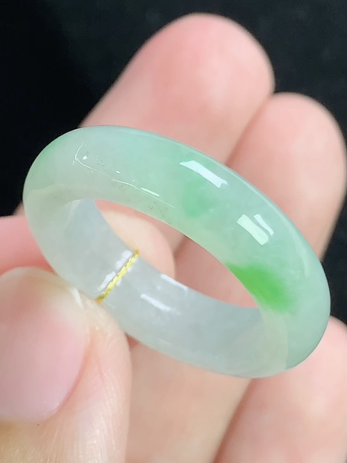 飘绿戒指，无裂，内径尺寸18.3-5.7-3.5mm，17号手寸，L22lsk