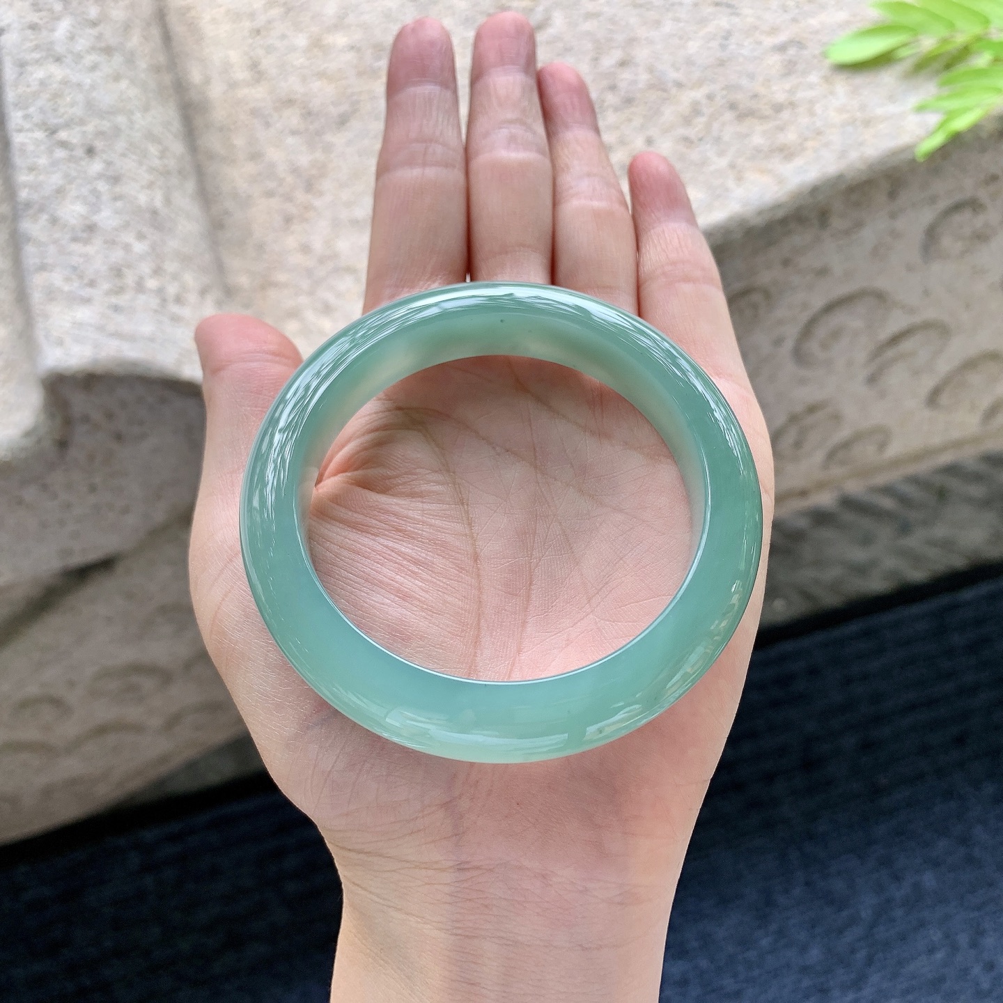 正圈55 细糯油绿，水润，种老，细腻，无裂