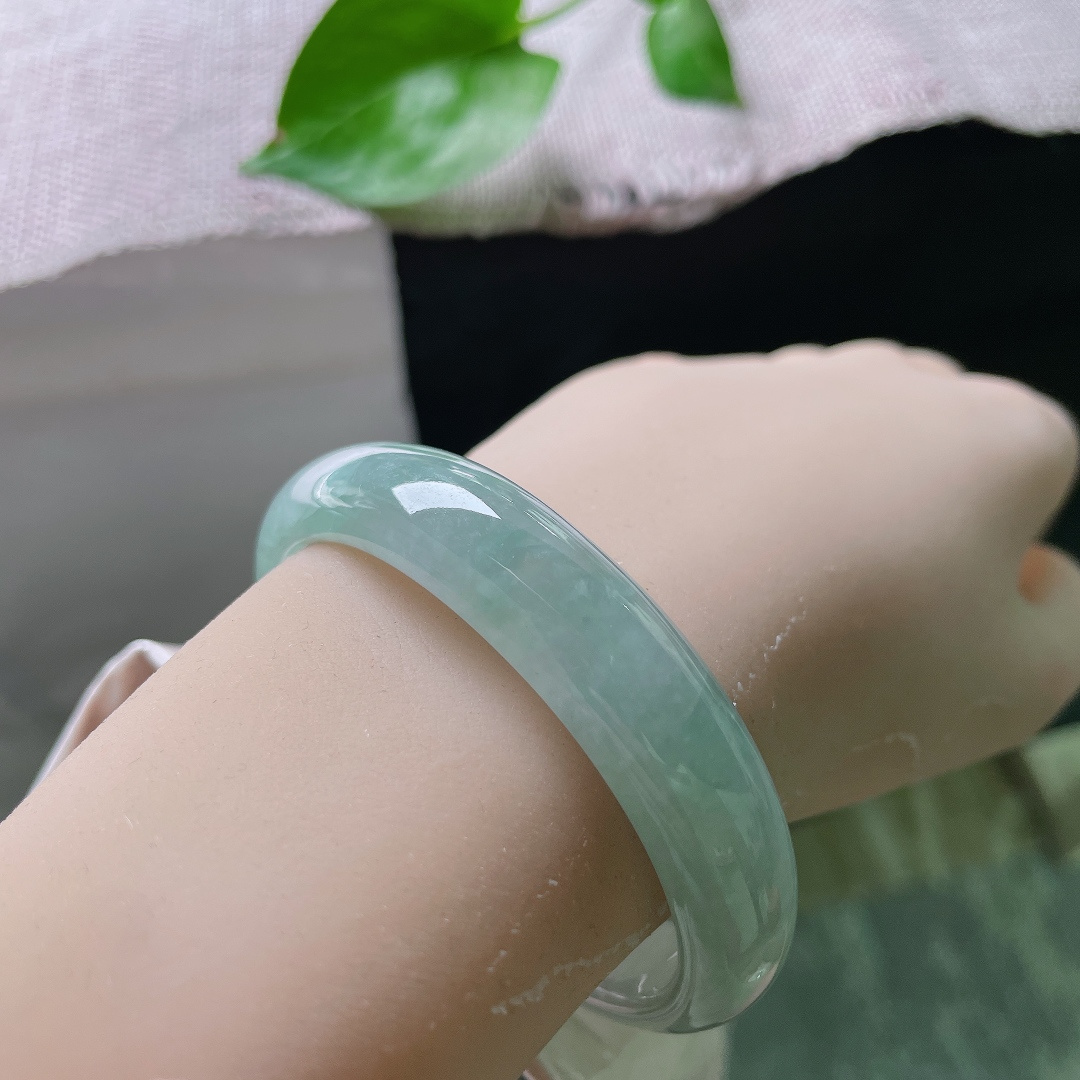 53（47.2）/13/6.7，冰蓝贵妃，水头好，细腻，自带光感，清冷氛围感拉满 ，皮纹，ss54189a