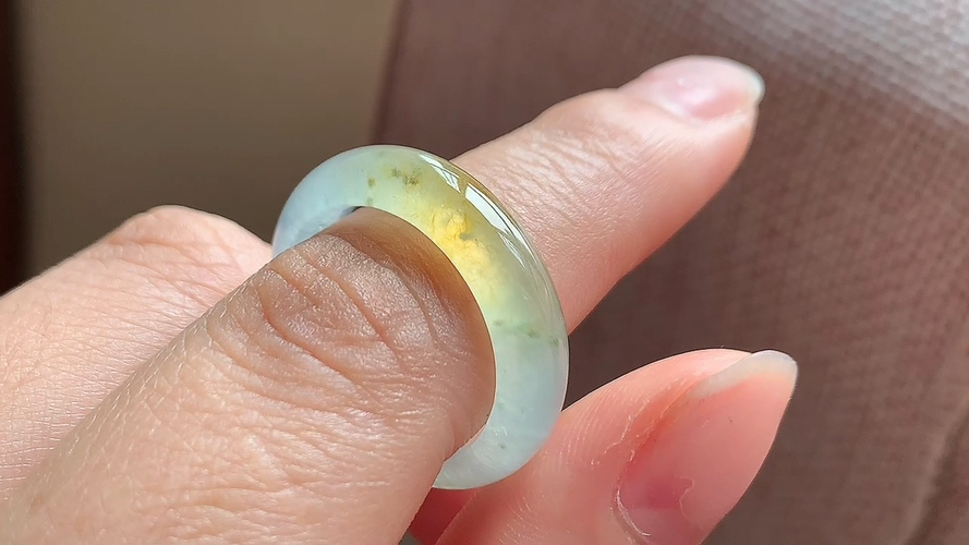 天然翡翠，冰黄戒圈，圈口11 li618