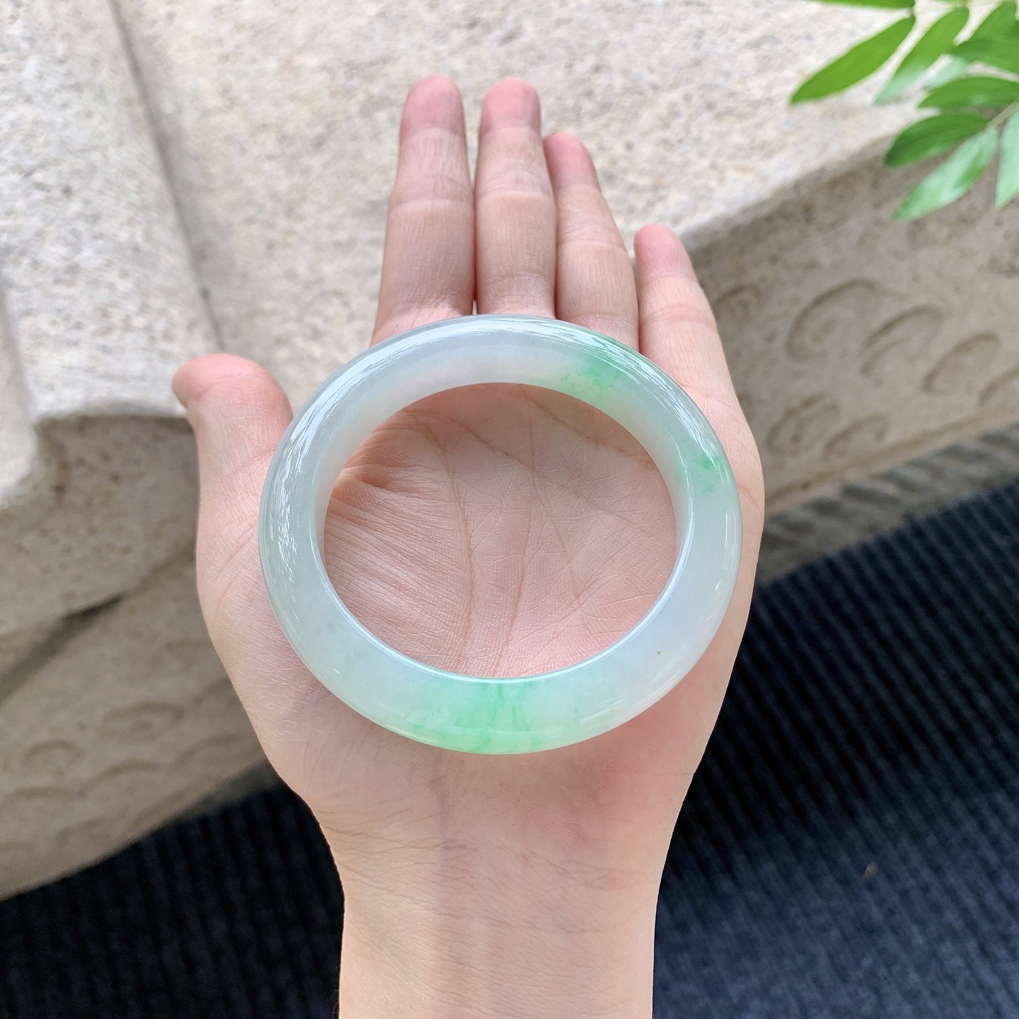 正圈53 54【编码】AF062087细糯飘绿，水润，种老，细腻，打灯有棉纹