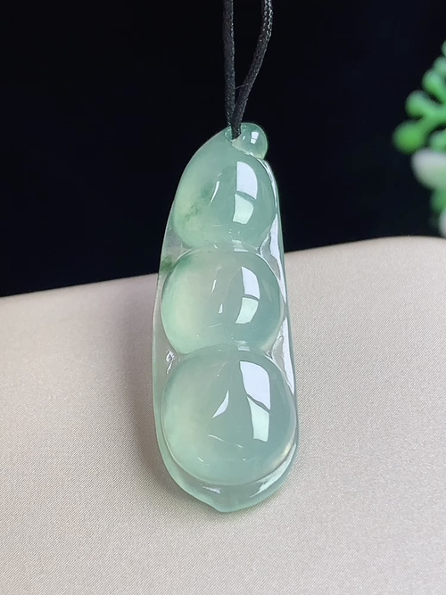 冰飘花福豆，无裂，尺寸33.3-10.8-4.9mm，L22lzy