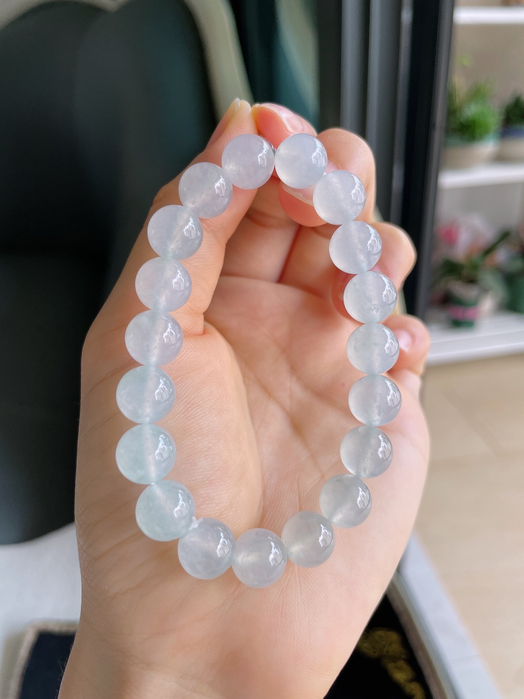 缅甸天然翡翠A货，冰种白冰手串，尺寸：9.6mm。【编4302】