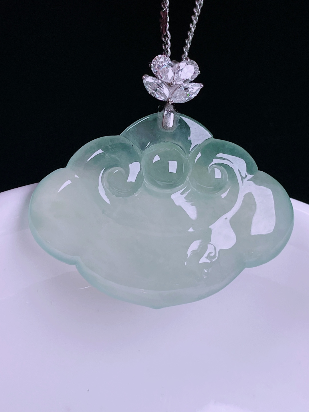 冰种如意，老种起光，细底通透，尺寸：30.3裸石23.5/32.5/5.6mm0622