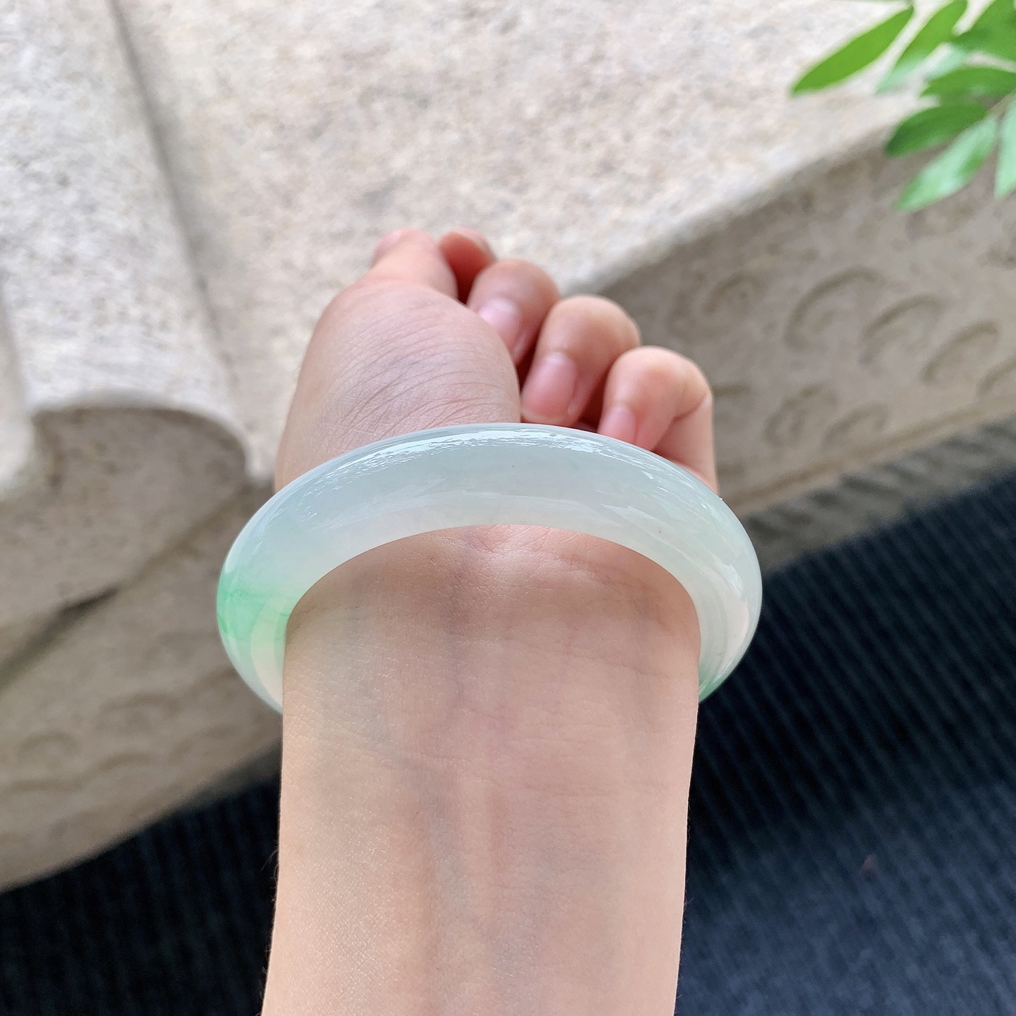正圈53 54【编码】AF062087细糯飘绿，水润，种老，细腻，打灯有棉纹