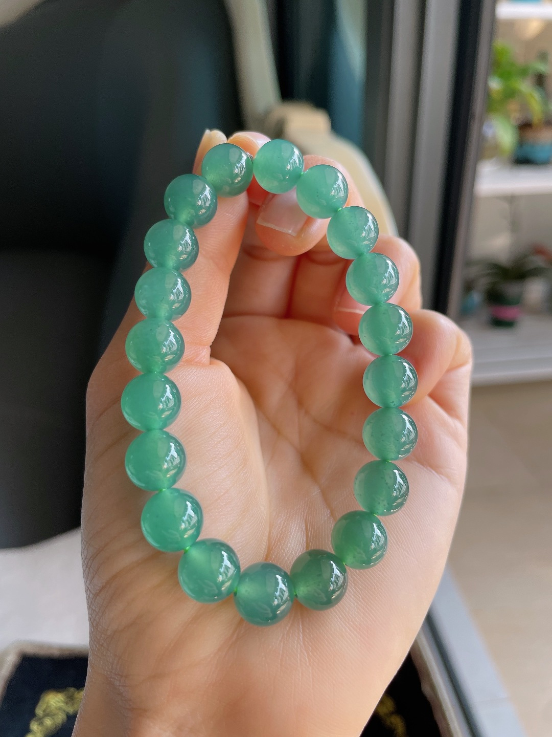 天然翡翠A货，冰蓝水手串，尺寸：9.8mm。【编3377】