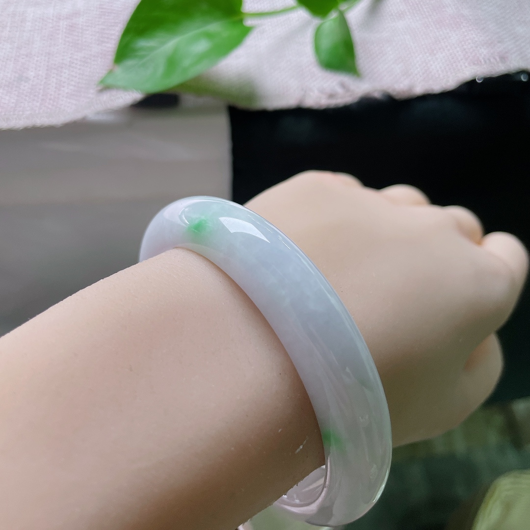 58.6/12.4/8.4飘绿正圈，水润细腻，清新脱俗，甜美，有纹，ss53833a
