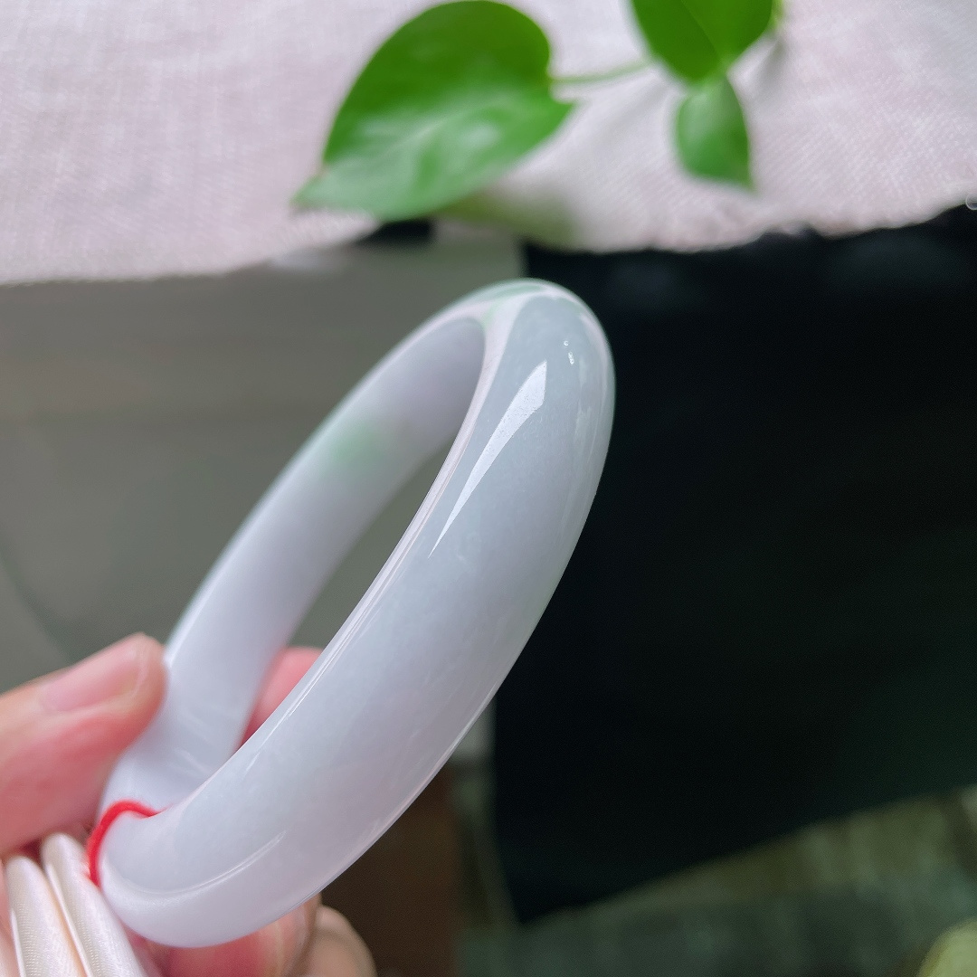 58.6/12.4/8.4飘绿正圈，水润细腻，清新脱俗，甜美，有纹，ss53833a
