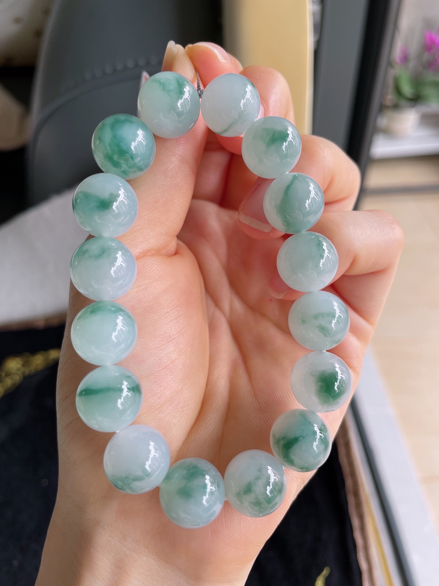 天然翡翠A货，冰飘花手串，尺寸：12.6mm。-2338