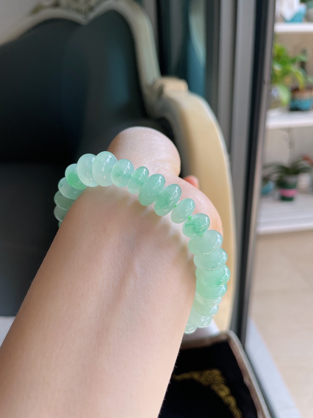 天然翡翠A货，冰晴底算盘珠手串，尺寸：12mm。【编3790】