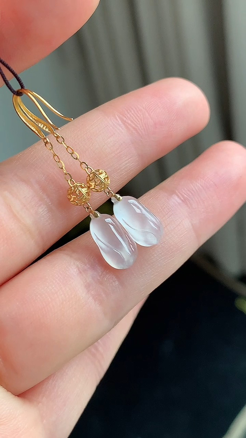 ️天然翡翠，冰玉兰花，18k金耳坠，尺寸11.7-6-3 xw618