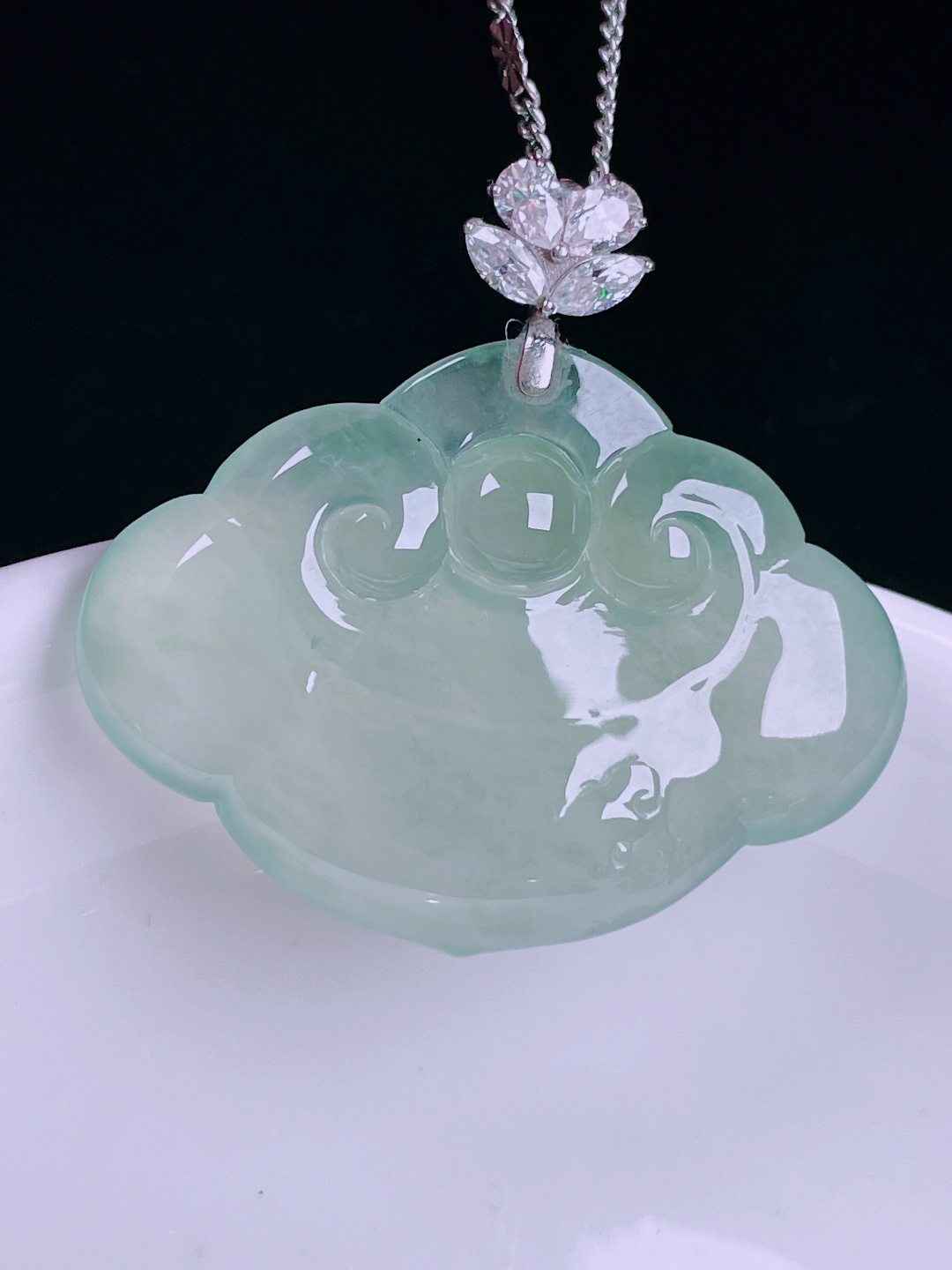 冰种如意，老种起光，细底通透，尺寸：30.3裸石23.5/32.5/5.6mm0622