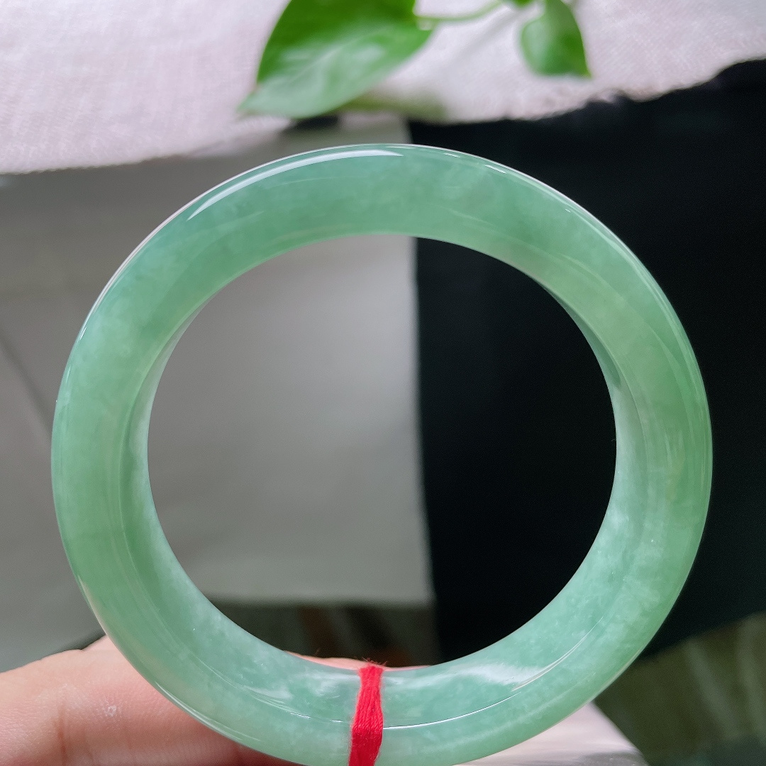 57.3/12.7/9.1，满绿正圈，细腻，水润，一汪翠韵，藏尽温润贵气 ，翠色倾城，温婉显贵 ，ss55036a