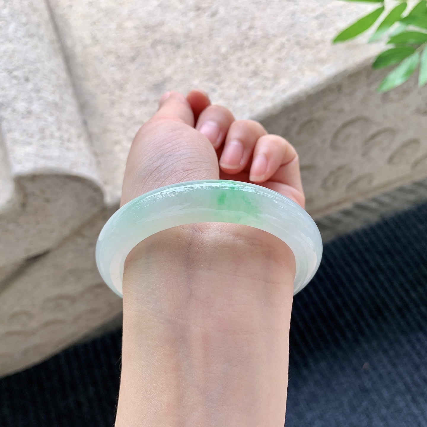 正圈53 54【编码】AF062087细糯飘绿，水润，种老，细腻，打灯有棉纹