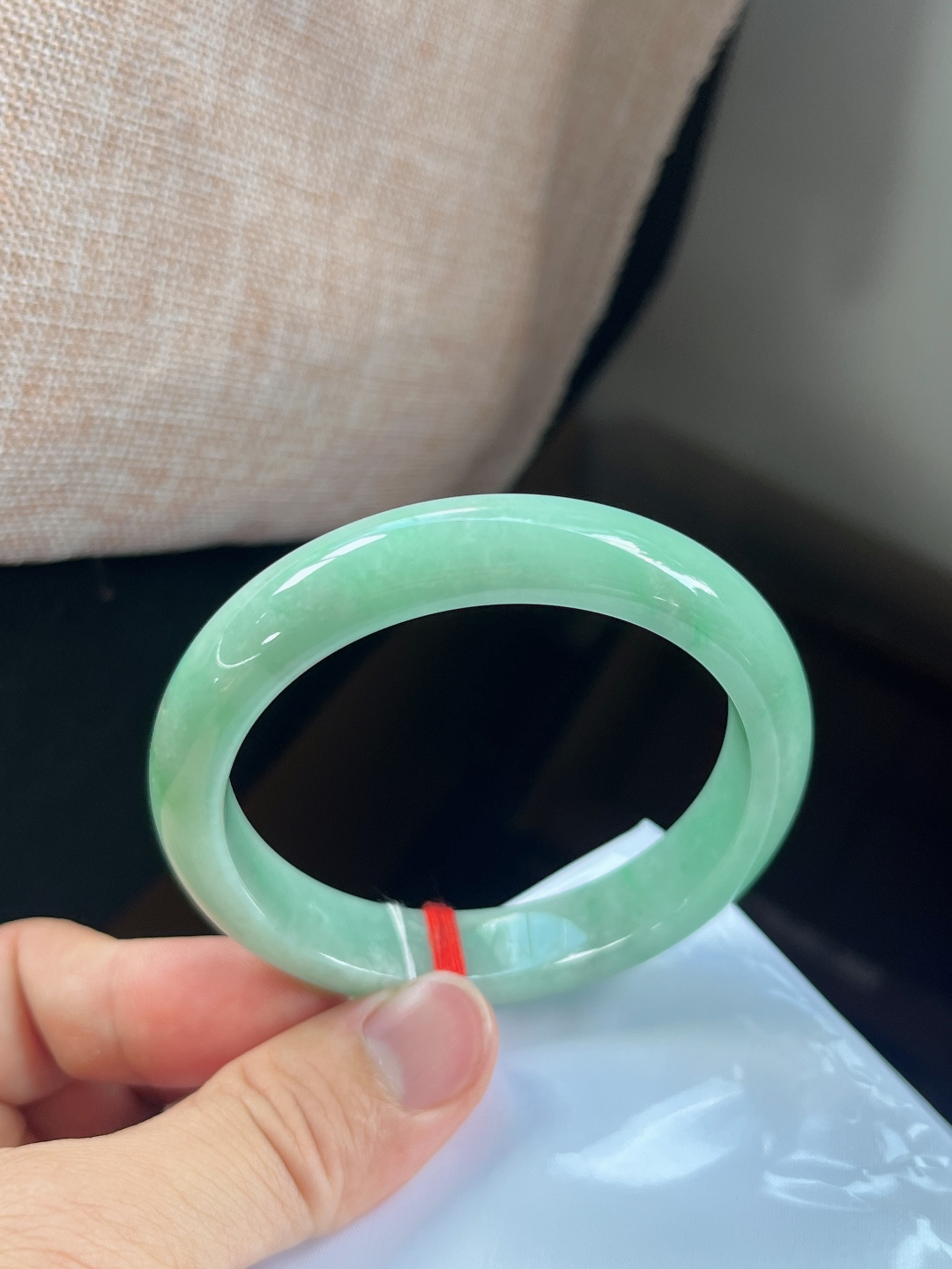 六号正圈绿底手镯，无裂，尺57.8-12.2-8.4mmdk