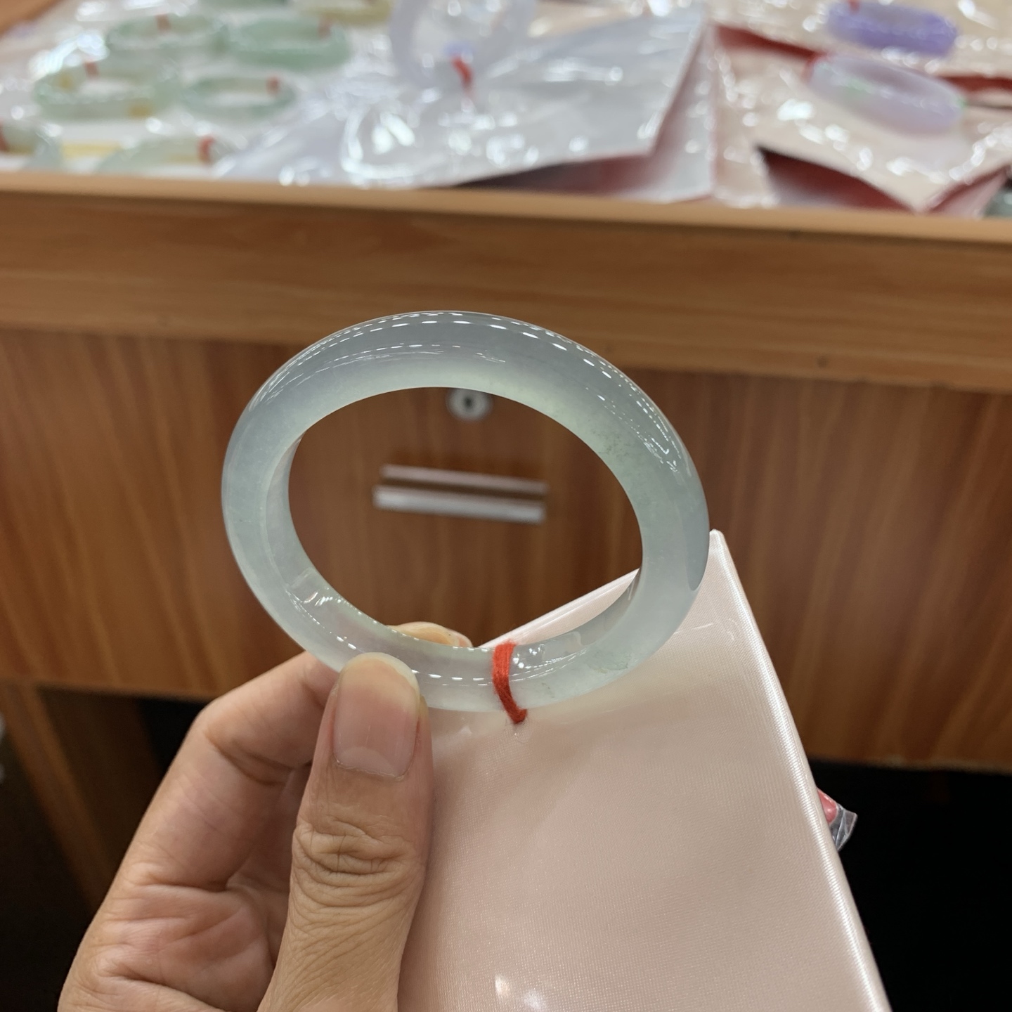 062232WJDK 冰底色翡翠手镯 53-46-8.2-8