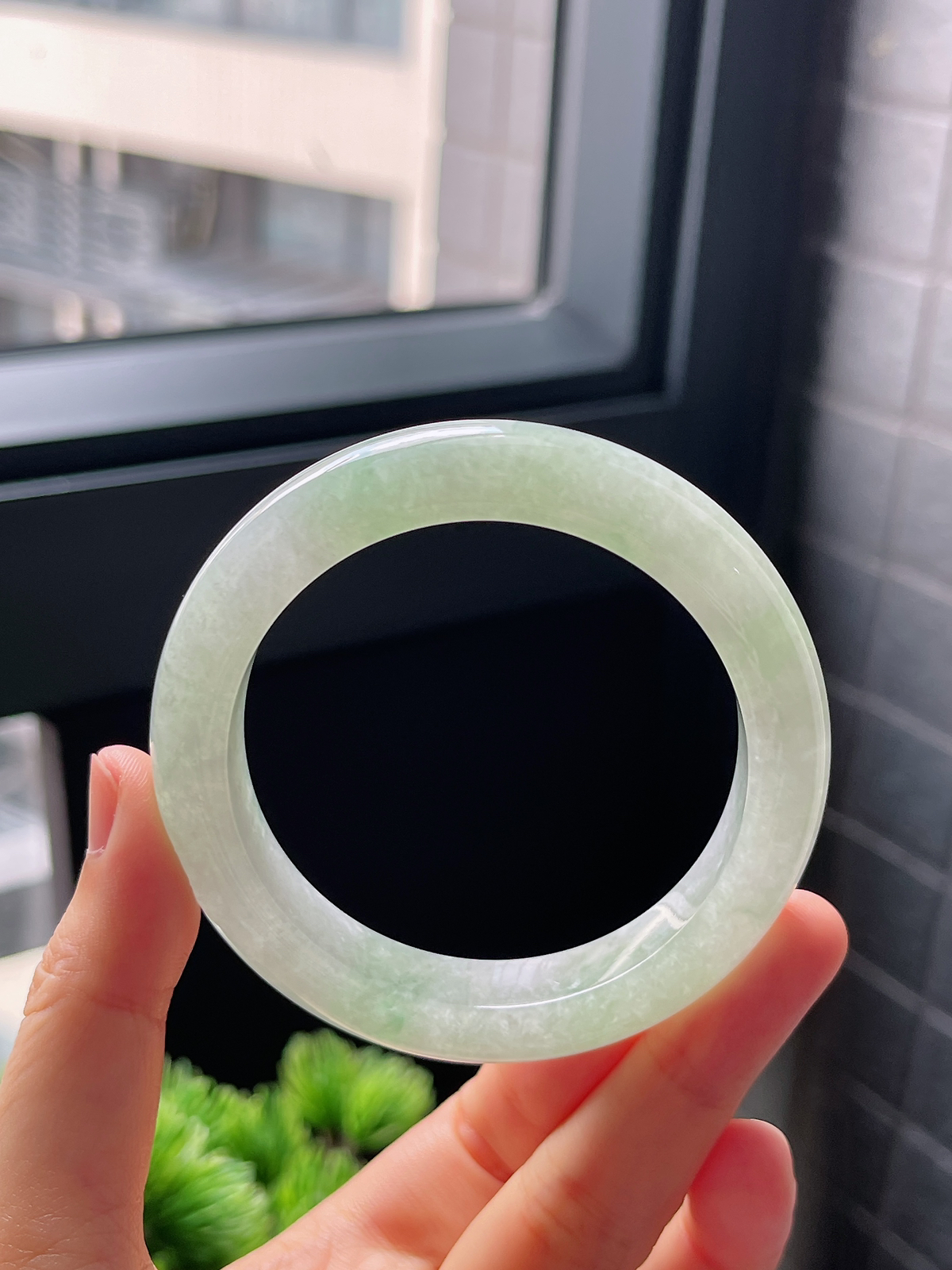 圈口53.5，冰糯浅绿飘花翡翠正圈手镯