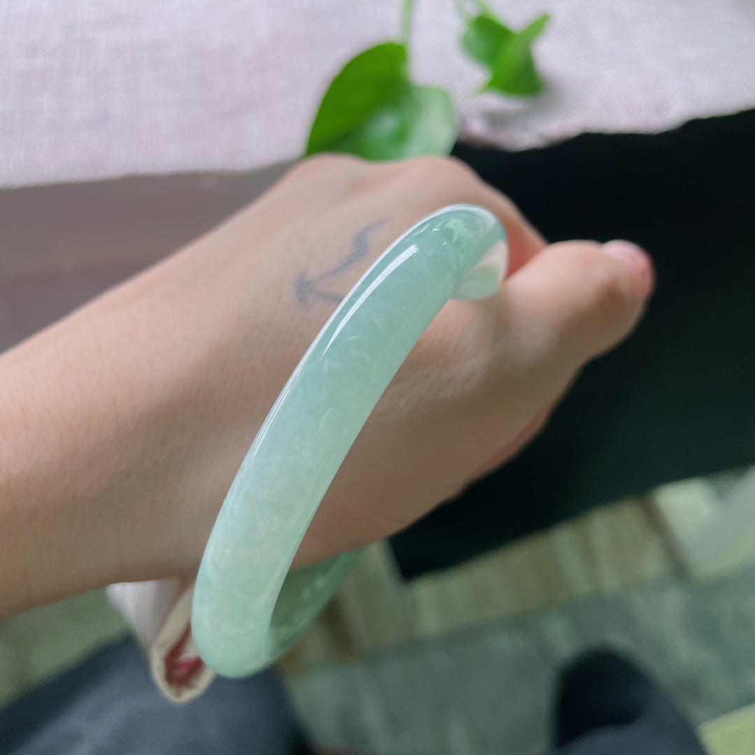 55.6/9.4，绿底圆条，水润，细腻，甜美，优雅，贵气，无裂，ss48962a