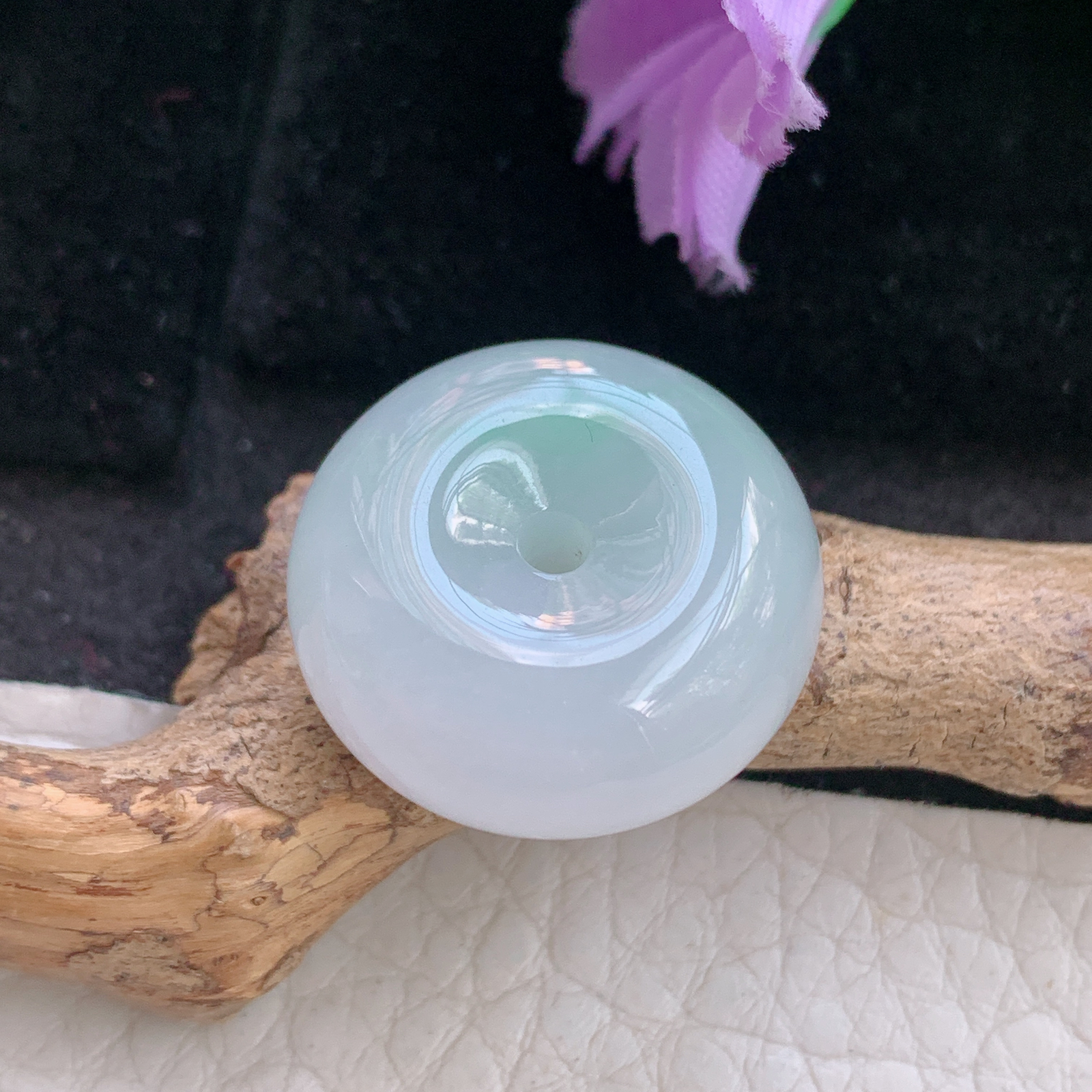 zen自然光21.8*9.6缅甸翡翠淡春彩平安扣吊坠面包扣转运珠路路通玉坠
