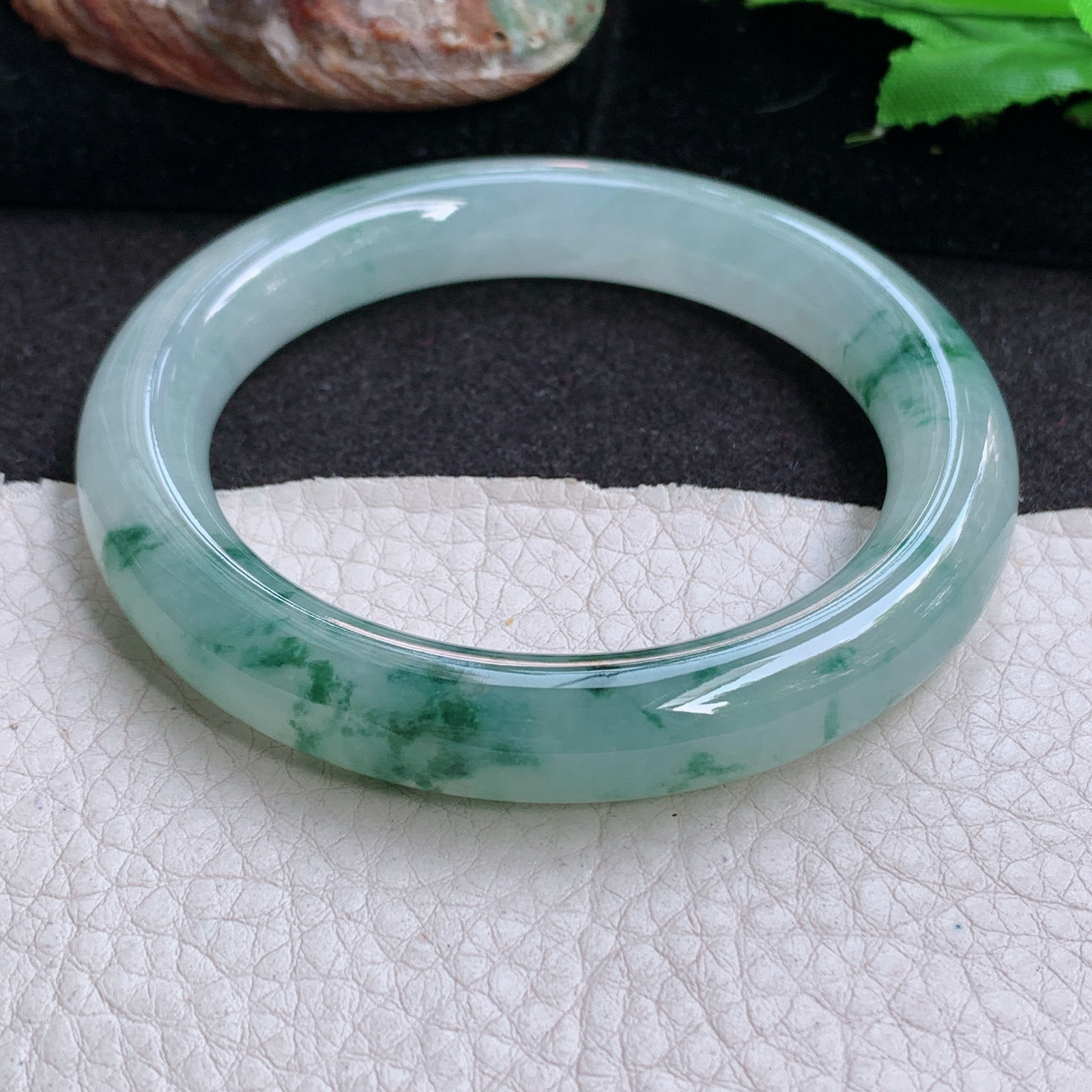 js收藏款54*10.5*10美人镯 缅甸翡翠a货玉手镯 清爽冰飘花圆条玉手环
