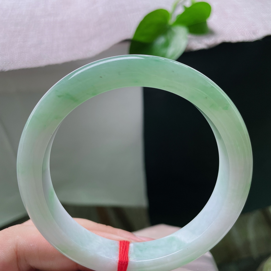 60.4/12.4/8.8，绿底正圈，水头好，小清新，减龄显气质，大圈口，无裂，ss54792a