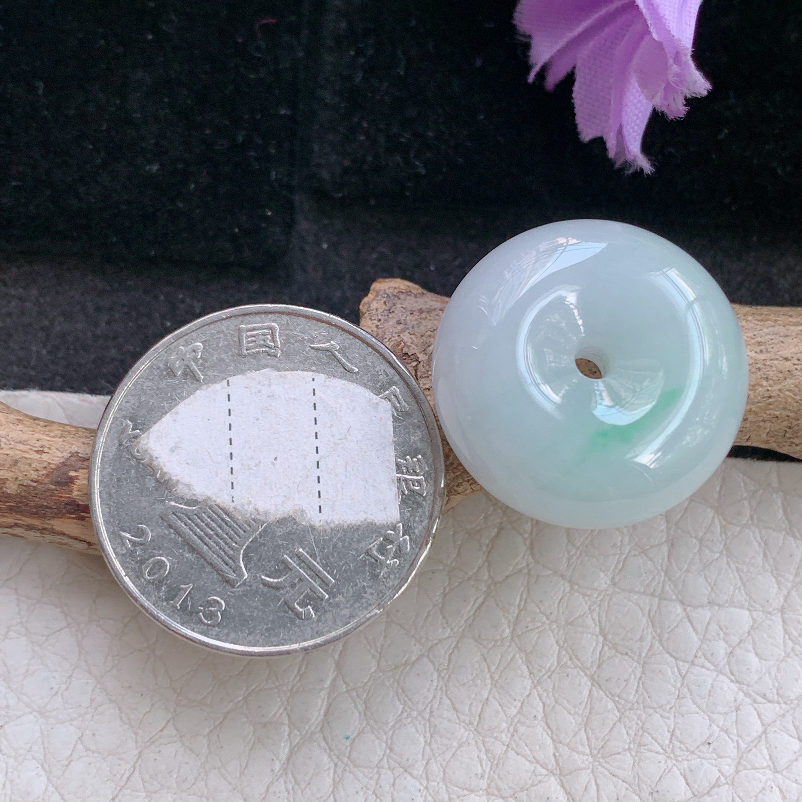 zen自然光21.8*9.6缅甸翡翠淡春彩平安扣吊坠面包扣转运珠路路通玉坠