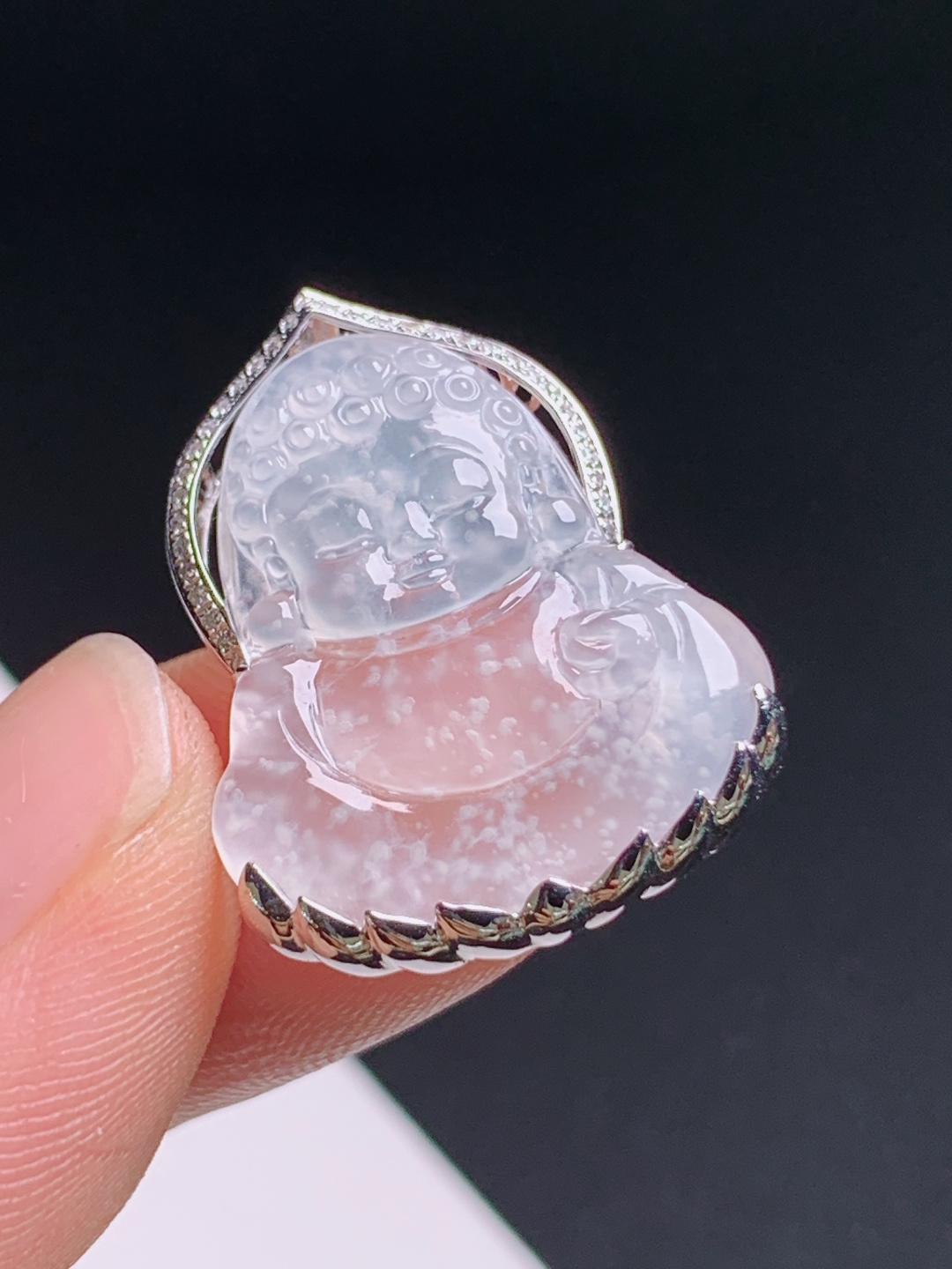 宝宝佛吊坠，通透起光雪花飘逸，莲花钻镶软萌讨喜