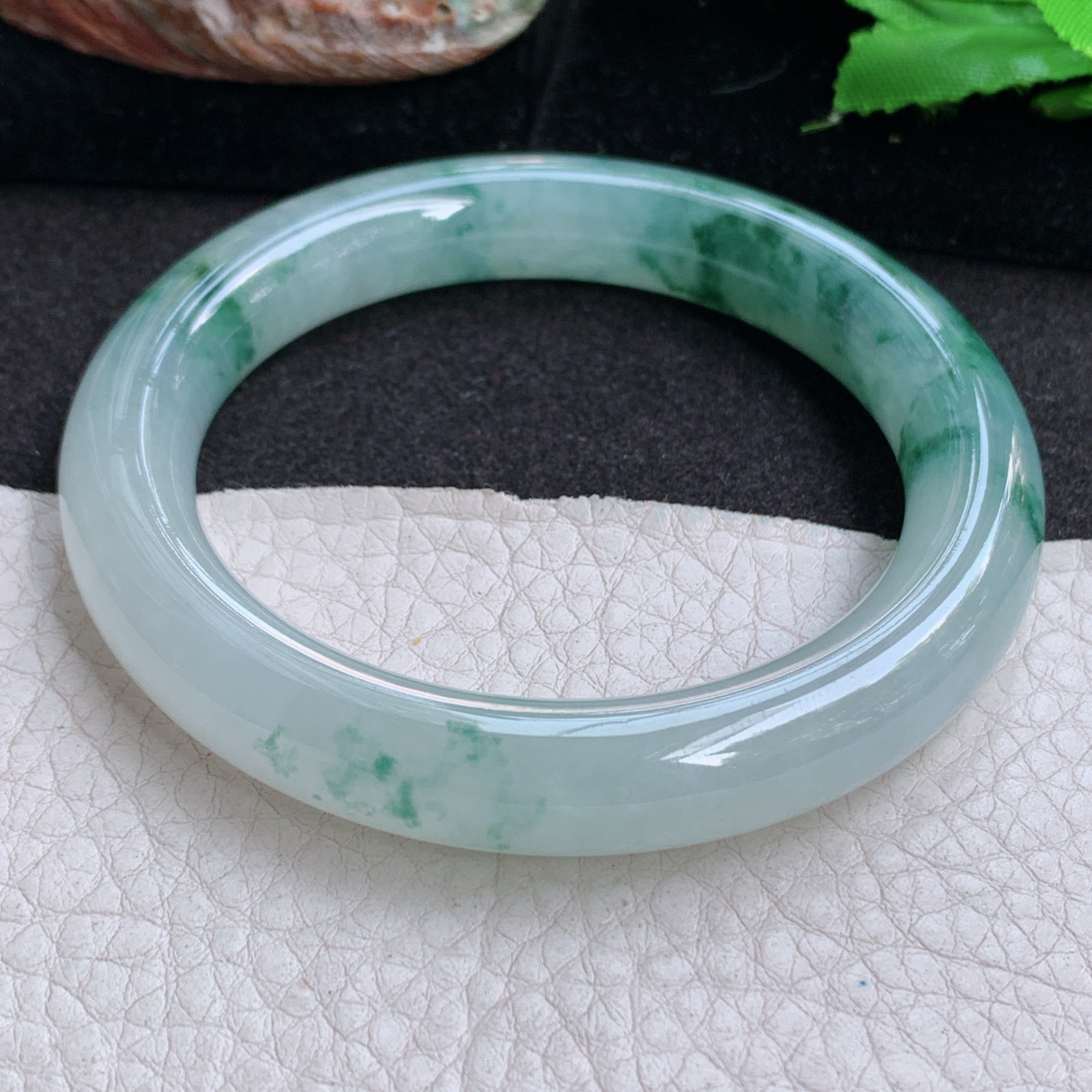 js收藏款54*10.5*10美人镯 缅甸翡翠a货玉手镯 清爽冰飘花圆条玉手环