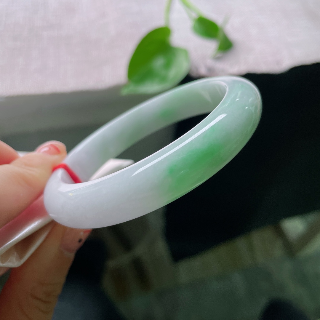 58.7/12.2/8.5，绿底正圈，水润，细腻，清新淡雅，一点皮纹，ss53828a