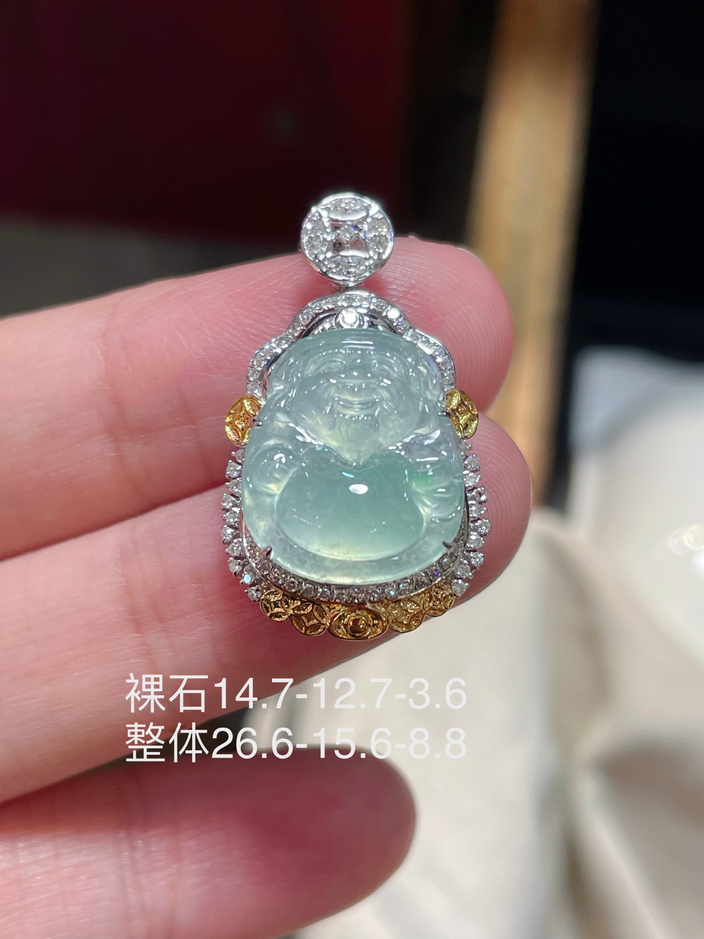 ️ 淘一个冰种飘绿财神爷，的很可爱，冰冰透透的水头还挺好，料子很饱满18k金镶嵌，14.7-12.