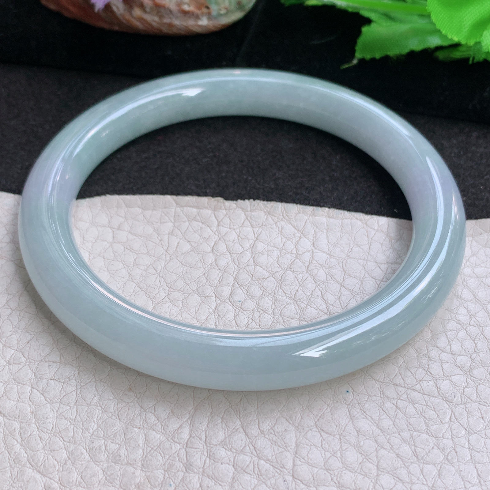 js大圈口64.5*9.4美人镯 缅甸翡翠a货玉手镯 清新春带彩圆条玉手环